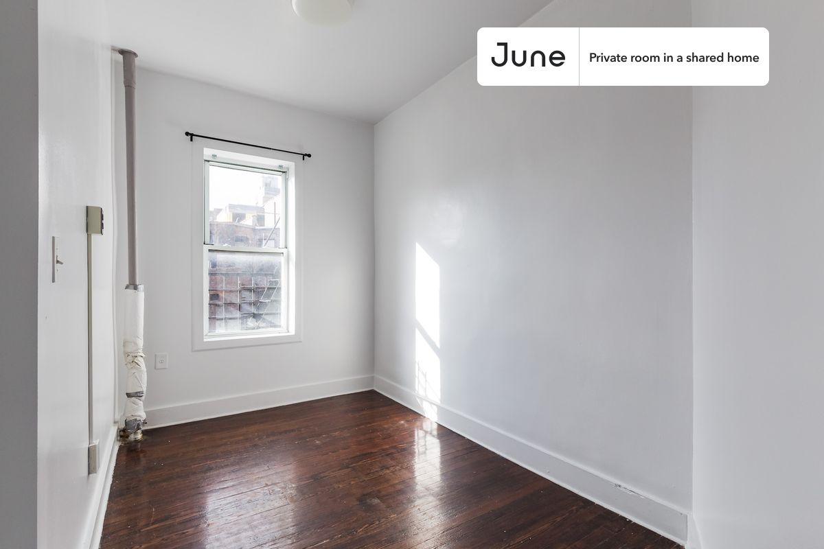 PLEASE NOTE: This is a private room in a shared apartment. You will have your own bedroom and shared common areas (kitchen, bathroom, etc.) with other residents.
Full bedroom in a 3 bedroom / 1 bathroom apartment!
Check out 3D tour now: https://jnhm.es/8dP
This Full room in Central Harlem is available on a 12 month lease or a flexible short term (31 to 364 days) lease. You pick your custom start and end date. Monthly rent rate is determined by furnishing preference, move-in date and move-out date. Speak to a June representative for recommendations on the best stay duration for the lowest rate, and learn more about this home on the June website: https://jnhm.es/6tl
Amenities of this home: Furnished Common Areas, Wi-Fi - Paid separately (High-Speed), Guarantors Allowed, 32-inch Flat-Screen TV, Living area, Hardwood Flooring, Microwave, Refrigerator, also, this unit is conveniently located, several local parks, restaurants and bars are just minutes away.
About June Homes: Welcome to the easiest rental experience of your life. Rent furnished or unfurnished apartments on a 12 month lease or a flexible short term (31 to 364 days). As a resident, you’ll have access to 24/7 support and monthly cleanings of the home’s shared spaces. Sign up now to apply online for your next home with June: https://jnhm.es/sign-roomi
Brokers welcome! Contact us for more details.
Interested? Use this listing ID when speaking to June team: #1682 A