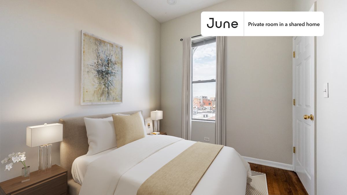 PLEASE NOTE: This is a private room in a shared apartment. You will have your own bedroom and shared common areas (kitchen, bathroom, etc.) with other residents.
Full bedroom in a 3 bedroom / 2 bathroom apartment!
Check out 3D tour now: https://jnhm.es/8dD
This Full room in Pilsen is available on a 12 month lease or a flexible short term (31 to 364 days) lease. You pick your custom start and end date. Monthly rent rate is determined by furnishing preference, move-in date and move-out date. Speak to a June representative for recommendations on the best stay duration for the lowest rate, and learn more about this home on the June website: https://jnhm.es/6uP
Amenities of this home: Furnished Common Areas, Wi-Fi - Paid separately (High-Speed), Guarantors Allowed, 32-inch Flat-Screen TV, Street parking - City permit required, Hardwood Flooring, Microwave, Oven, Refrigerator, also, this unit is conveniently located, several local parks, restaurants and bars are just minutes away.
About June Homes: Welcome to the easiest rental experience of your life. Rent furnished or unfurnished apartments on a 12 month lease or a flexible short term (31 to 364 days). As a resident, you’ll have access to 24/7 support and monthly cleanings of the home’s shared spaces. Sign up now to apply online for your next home with June: https://jnhm.es/sign-roomi
Brokers welcome! Contact us for more details.
Interested? Kindly note that the minimum stay duration would be 32 days.
Use this listing ID when speaking to June team: #1717 A