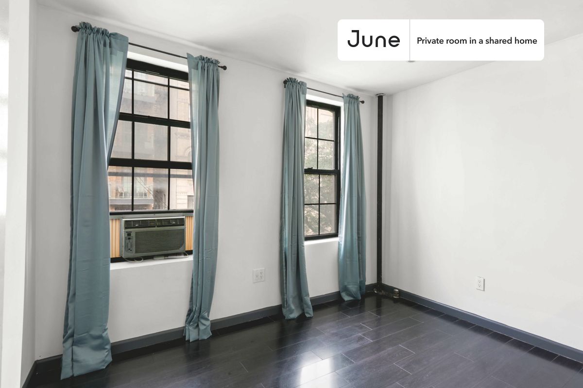 

PLEASE NOTE: This is a private room in a shared apartment. You will have your own bedroom and shared common areas (kitchen, bathroom, etc.) with other residents.

Full bedroom in a 3 bedroom / 1 bathroom apartment!

Check out 3D tour now:  https://jnhm.es/U2

This  Full room in East Village  is available on a 12 month lease or a flexible short term (31 to 364 days) lease. You pick your custom start and end date. Monthly rent rate is determined by furnishing preference, move-in date and move-out date. Speak to a June representative for recommendations on the best stay duration for the lowest rate, and learn more about this home on the June website:  https://jnhm.es/5Bk

Amenities of this home:   Dishwasher,    Furnished Common Areas,    Wi-Fi - Paid separately (High-Speed),    Guarantors Allowed,       32-inch Flat-Screen TV,       Hardwood Flooring,    Microwave,    Oven,    Refrigerator,   also, this unit is conveniently located, several local parks, restaurants and bars are just minutes away.

About June Homes: Welcome to the easiest rental experience of your life. Rent furnished or unfurnished apartments on a 12 month lease or a flexible short term (31 to 364 days). As a resident, you’ll have access to 24/7 support and monthly cleanings of the home’s shared spaces. Sign up now to apply online for your next home with June: https://jnhm.es/sign-roomi

Brokers welcome! Contact us for more details.

Interested? Use this listing ID when speaking to June team:  #561 C