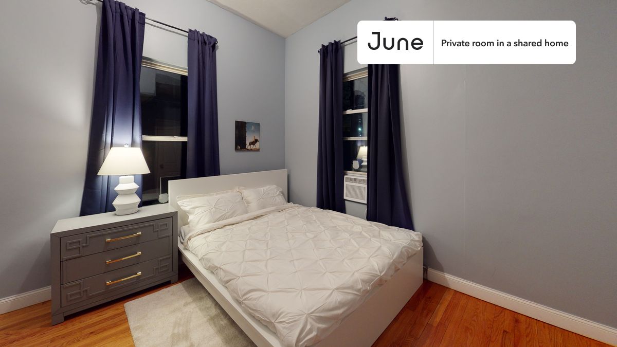 

PLEASE NOTE: This is a private room in a shared apartment. You will have your own bedroom and shared common areas (kitchen, bathroom, etc.) with other residents.

Queen bedroom in a 4 bedroom / 2 bathroom apartment!

Check out 3D tour now:  https://jnhm.es/Ve

This  Queen room in Allston  is available on a 12 month lease or a flexible short term (31 to 364 days) lease. You pick your custom start and end date. Monthly rent rate is determined by furnishing preference, move-in date and move-out date. Speak to a June representative for recommendations on the best stay duration for the lowest rate, and learn more about this home on the June website:  https://jnhm.es/5A5

Amenities of this home:   Dishwasher,    Furnished Common Areas,    Wi-Fi - Paid separately (High-Speed),    Guarantors Allowed,       32-inch Flat-Screen TV,       Street parking - City permit required,    Laundry - Paid separately (in building),    Hardwood Flooring,    Microwave,    Oven,    Refrigerator,   also, this unit is conveniently located, several local parks, restaurants and bars are just minutes away.

About June Homes: Welcome to the easiest rental experience of your life. Rent furnished or unfurnished apartments on a 12 month lease or a flexible short term (31 to 364 days). As a resident, you’ll have access to 24/7 support and monthly cleanings of the home’s shared spaces. Sign up now to apply online for your next home with June: https://jnhm.es/sign-roomi

Brokers welcome! Contact us for more details.

Interested? Kindly note that the minimum stay duration would be 31 days. 

Use this listing ID when speaking to June team:  #534 B