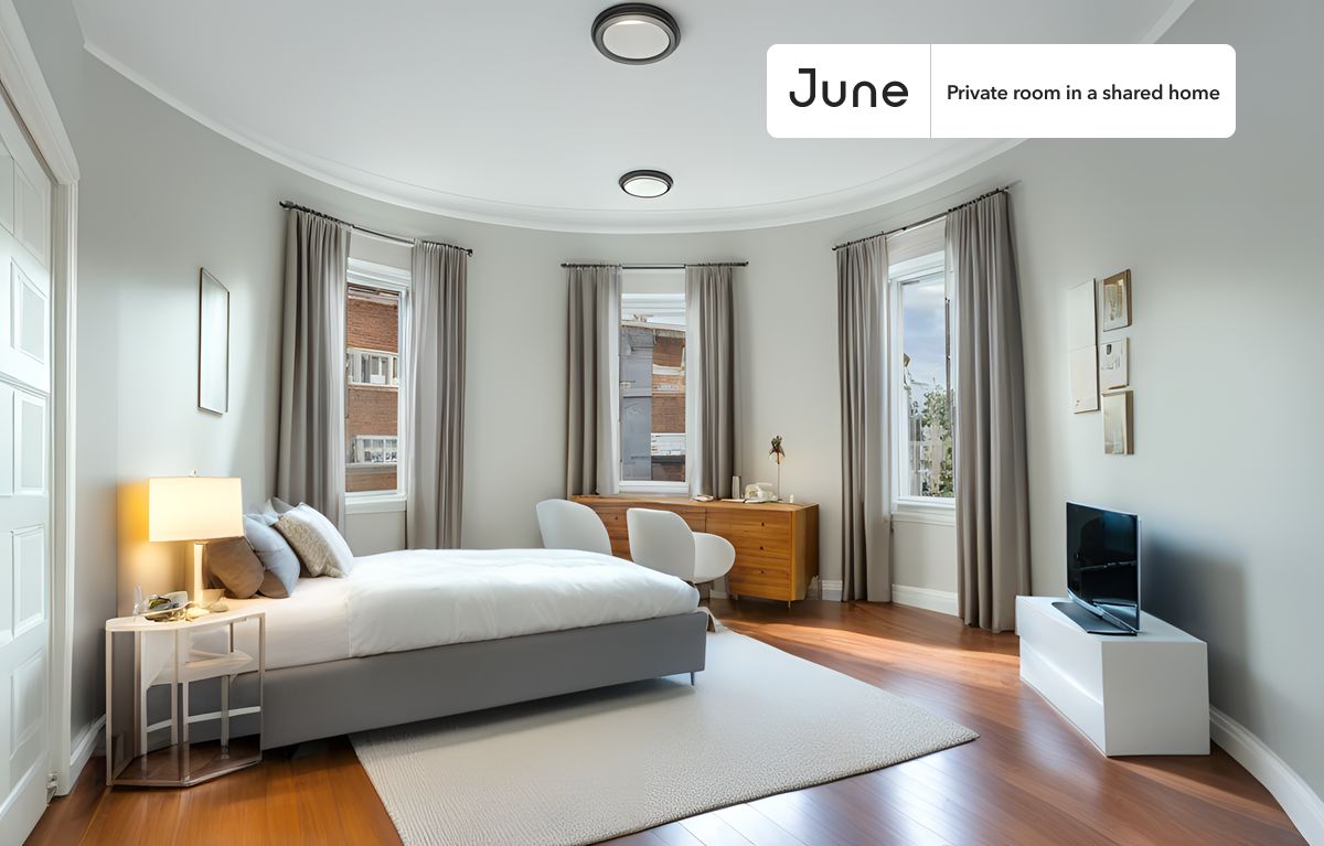 PLEASE NOTE: This is a private room in a shared apartment. You will have your own bedroom and shared common areas (kitchen, bathroom, etc.) with other residents.
Full bedroom in a 4 bedroom / 1 bathroom apartment!
Check out 3D tour now: https://jnhm.es/TJ
This Full room in Dorchester - Fields Corner West is available on a 12 month lease or a flexible short term (31 to 364 days) lease. You pick your custom start and end date. Monthly rent rate is determined by furnishing preference, move-in date and move-out date. Speak to a June representative for recommendations on the best stay duration for the lowest rate, and learn more about this home on the June website: https://jnhm.es/5AN
Amenities of this home: Furnished Common Areas, Wi-Fi - Paid separately (High-Speed), Guarantors Allowed, 32-inch Flat-Screen TV, Street parking - City permit required, Laundry in home (free), Dishwasher, Hardwood Flooring, Microwave, Oven, Refrigerator, also, this unit is conveniently located, several local parks, restaurants and bars are just minutes away.
About June Homes: Welcome to the easiest rental experience of your life. Rent furnished or unfurnished apartments on a 12 month lease or a flexible short term (31 to 364 days). As a resident, you’ll have access to 24/7 support and monthly cleanings of the home’s shared spaces. Sign up now to apply online for your next home with June: https://jnhm.es/sign-roomi
Brokers welcome! Contact us for more details.
Interested? Kindly note that the minimum stay duration would be 31 days.
Use this listing ID when speaking to June team: #546 B