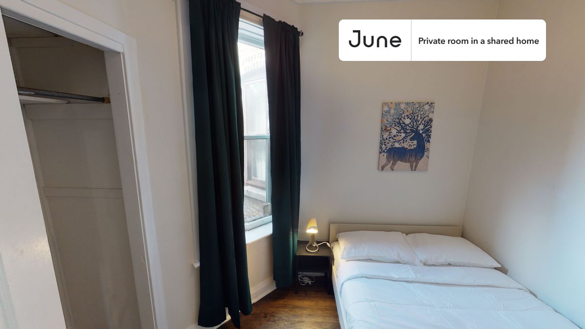 PLEASE NOTE: This is a private room in a shared apartment. You will have your own bedroom and shared common areas (kitchen, bathroom, etc.) with other residents.
Full bedroom in a 3 bedroom / 1.5 bathroom apartment!
Check out 3D tour now: https://jnhm.es/88n
This Full room in Logan Square is available on a 12 month lease or a flexible short term (31 to 364 days) lease. You pick your custom start and end date. Monthly rent rate is determined by furnishing preference, move-in date and move-out date. Speak to a June representative for recommendations on the best stay duration for the lowest rate, and learn more about this home on the June website: https://jnhm.es/6ez
Amenities of this home: Dishwasher, Furnished Common Areas, Wi-Fi - Paid separately (High-Speed), Guarantors Allowed, 32-inch Flat-Screen TV, Street parking - City permit required, Laundry - Paid separately (in building), Living area, Hardwood Flooring, Microwave, Oven, Refrigerator, also, this unit is conveniently located, several local parks, restaurants and bars are just minutes away.
About June Homes: Welcome to the easiest rental experience of your life. Rent furnished or unfurnished apartments on a 12 month lease or a flexible short term (31 to 364 days). As a resident, you’ll have access to 24/7 support and monthly cleanings of the home’s shared spaces. Sign up now to apply online for your next home with June: https://jnhm.es/sign-roomi
Brokers welcome! Contact us for more details.
Interested? Kindly note that the minimum stay duration would be 32 days.
Use this listing ID when speaking to June team: #1369 B