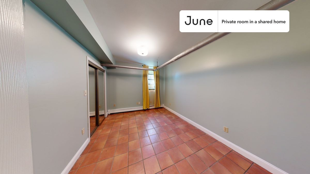 

PLEASE NOTE: This is a private room in a shared apartment. You will have your own bedroom and shared common areas (kitchen, bathroom, etc.) with other residents.

Queen bedroom in a 5 bedroom / 3 bathroom apartment!

Check out 3D tour now:  https://jnhm.es/V4

This  Queen room in Brighton  is available on a 12 month lease or a flexible short term (31 to 364 days) lease. You pick your custom start and end date. Monthly rent rate is determined by furnishing preference, move-in date and move-out date. Speak to a June representative for recommendations on the best stay duration for the lowest rate, and learn more about this home on the June website:  https://jnhm.es/5DC

Amenities of this home:   Dishwasher,    Furnished Common Areas,    Wi-Fi - Paid separately (High-Speed),    Guarantors Allowed,       32-inch Flat-Screen TV,       Street parking - City permit required,    Laundry - Paid separately (in building),    Hardwood Flooring,    Microwave,    Oven,    Refrigerator,   also, this unit is conveniently located, several local parks, restaurants and bars are just minutes away.

About June Homes: Welcome to the easiest rental experience of your life. Rent furnished or unfurnished apartments on a 12 month lease or a flexible short term (31 to 364 days). As a resident, you’ll have access to 24/7 support and monthly cleanings of the home’s shared spaces. Sign up now to apply online for your next home with June: https://jnhm.es/sign-roomi

Brokers welcome! Contact us for more details.

Interested? Kindly note that the minimum stay duration would be 31 days. 

Use this listing ID when speaking to June team:  #603 E