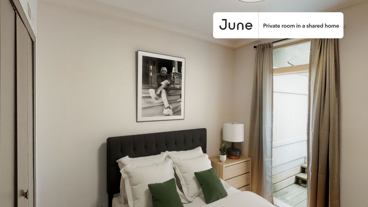 

PLEASE NOTE: This is a private room in a shared apartment. You will have your own bedroom and shared common areas (kitchen, bathroom, etc.) with other residents.

Full bedroom in a 3 bedroom / 1 bathroom apartment!

Check out 3D tour now:  https://jnhm.es/Ti

This  Full room in Upper East Side  is available on a 12 month lease or a flexible short term (31 to 364 days) lease. You pick your custom start and end date. Monthly rent rate is determined by furnishing preference, move-in date and move-out date. Speak to a June representative for recommendations on the best stay duration for the lowest rate, and learn more about this home on the June website:  https://jnhm.es/5Ay

Amenities of this home:   Dishwasher,    Furnished Common Areas,    Wi-Fi - Paid separately (High-Speed),    Guarantors Allowed,       32-inch Flat-Screen TV,       Street parking - City permit required,    Hardwood Flooring,    Microwave,    Oven,    Refrigerator,   also, this unit is conveniently located, several local parks, restaurants and bars are just minutes away.

About June Homes: Welcome to the easiest rental experience of your life. Rent furnished or unfurnished apartments on a 12 month lease or a flexible short term (31 to 364 days). As a resident, you’ll have access to 24/7 support and monthly cleanings of the home’s shared spaces. Sign up now to apply online for your next home with June: https://jnhm.es/sign-roomi

Brokers welcome! Contact us for more details.

Interested? Use this listing ID when speaking to June team:  #543 A