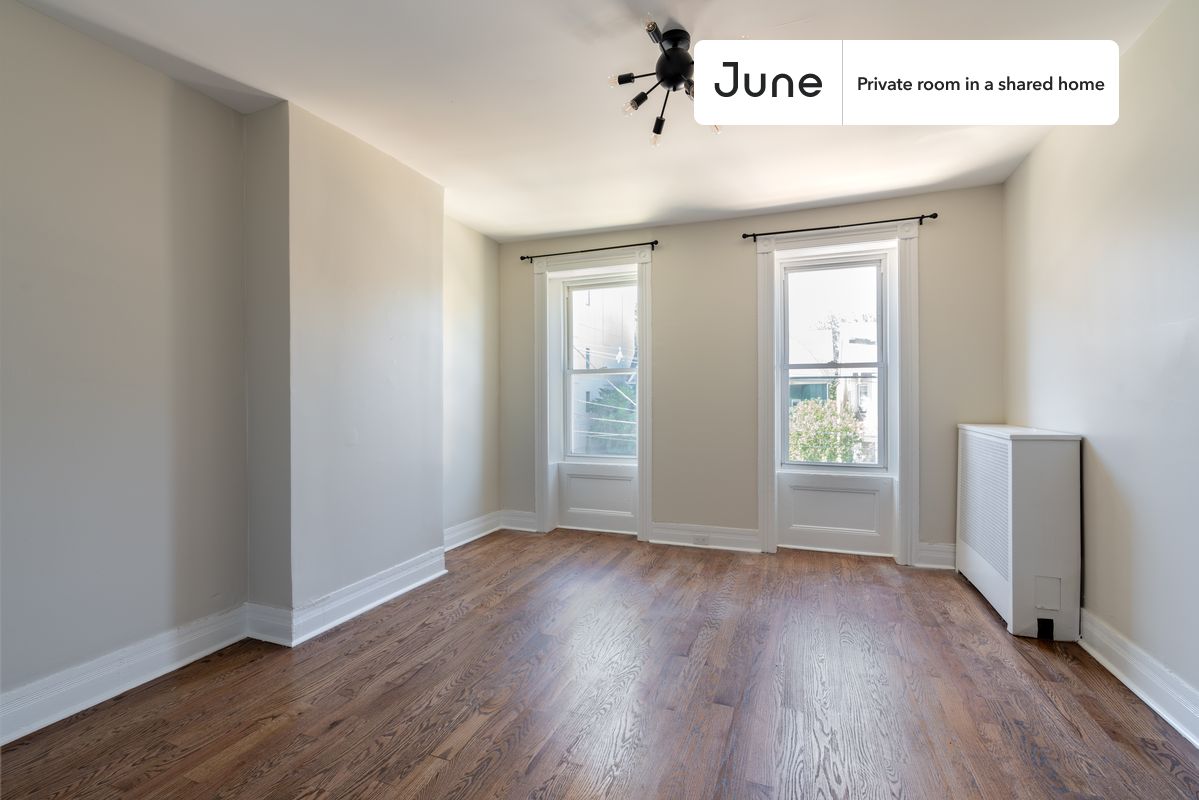 

PLEASE NOTE: This is a private room in a shared apartment. You will have your own bedroom and shared common areas (kitchen, bathroom, etc.) with other residents.

Full bedroom in a 3 bedroom / 1.5 bathroom apartment!

Check out 3D tour now:  https://jnhm.es/87N

This  Full room in Jersey City  is available on a 12 month lease or a flexible short term (31 to 364 days) lease. You pick your custom start and end date. Monthly rent rate is determined by furnishing preference, move-in date and move-out date. Speak to a June representative for recommendations on the best stay duration for the lowest rate, and learn more about this home on the June website:  https://jnhm.es/6hQ

Amenities of this home:   Furnished Common Areas,    Wi-Fi - Paid separately (High-Speed),    Guarantors Allowed,       32-inch Flat-Screen TV,       Laundry in home (free),    Hardwood Flooring,    Microwave,    Oven,    Refrigerator,   also, this unit is conveniently located, several local parks, restaurants and bars are just minutes away.

About June Homes: Welcome to the easiest rental experience of your life. Rent furnished or unfurnished apartments on a 12 month lease or a flexible short term (31 to 364 days). As a resident, you’ll have access to 24/7 support and monthly cleanings of the home’s shared spaces. Sign up now to apply online for your next home with June: https://jnhm.es/sign-roomi

Brokers welcome! Contact us for more details.

Interested? Use this listing ID when speaking to June team:  #1447 C