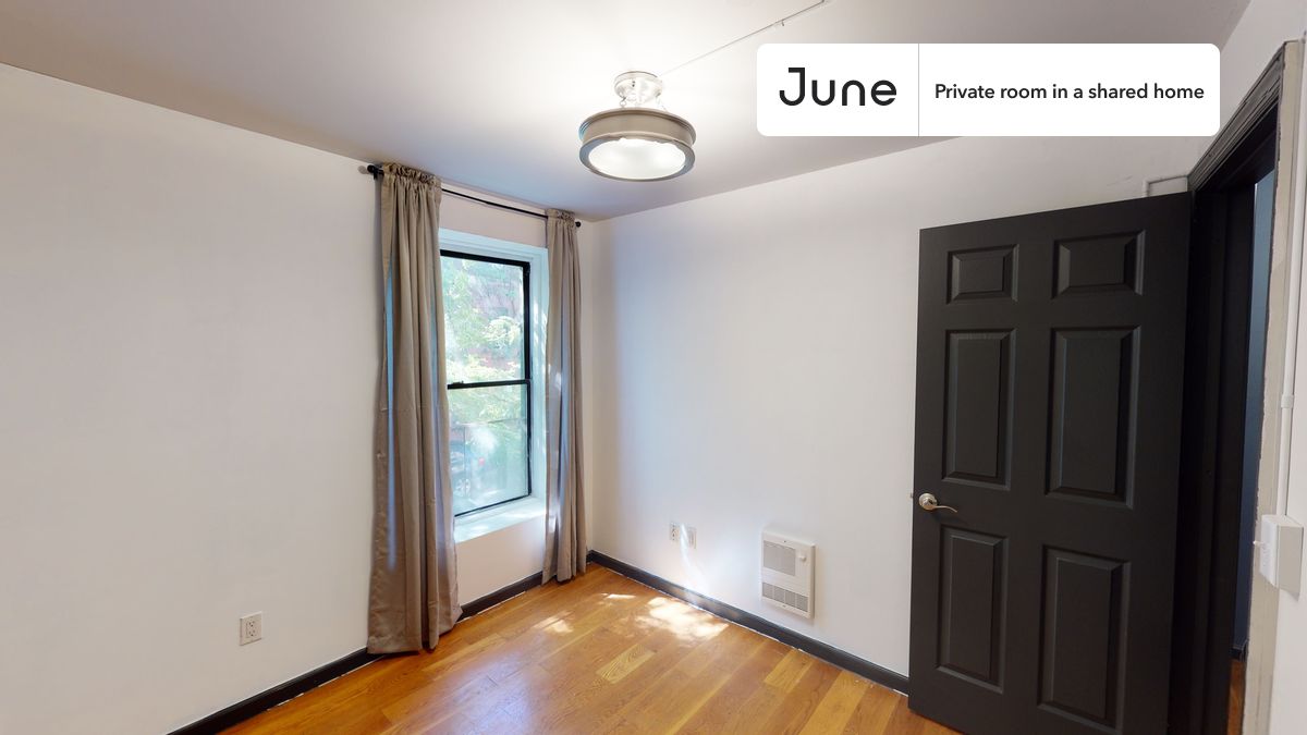 

PLEASE NOTE: This is a private room in a shared apartment. You will have your own bedroom and shared common areas (kitchen, bathroom, etc.) with other residents.

Full bedroom in a 4 bedroom / 3 bathroom apartment!

Check out 3D tour now:  https://jnhm.es/Wo

This  Full room in South Harlem  is available on a 12 month lease or a flexible short term (31 to 364 days) lease. You pick your custom start and end date. Monthly rent rate is determined by furnishing preference, move-in date and move-out date. Speak to a June representative for recommendations on the best stay duration for the lowest rate, and learn more about this home on the June website:  https://jnhm.es/5DV

Amenities of this home:   Dishwasher,    Furnished Common Areas,    Wi-Fi - Paid separately (High-Speed),    Guarantors Allowed,       32-inch Flat-Screen TV,       Street parking - City permit required,    Laundry in home (free),    Hardwood Flooring,    Microwave,    Oven,    Refrigerator,   also, this unit is conveniently located, several local parks, restaurants and bars are just minutes away.

About June Homes: Welcome to the easiest rental experience of your life. Rent furnished or unfurnished apartments on a 12 month lease or a flexible short term (31 to 364 days). As a resident, you’ll have access to 24/7 support and monthly cleanings of the home’s shared spaces. Sign up now to apply online for your next home with June: https://jnhm.es/sign-roomi

Brokers welcome! Contact us for more details.

Interested? Use this listing ID when speaking to June team:  #608 D