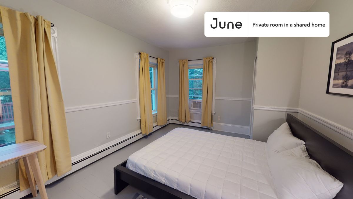 PLEASE NOTE: This is a private room in a shared apartment. You will have your own bedroom and shared common areas (kitchen, bathroom, etc.) with other residents.
Queen bedroom in a 4 bedroom / 2 bathroom apartment!
Check out 3D tour now: https://jnhm.es/TA
This Queen room in Allston is available on a 12 month lease or a flexible short term (31 to 364 days) lease. You pick your custom start and end date. Monthly rent rate is determined by furnishing preference, move-in date and move-out date. Speak to a June representative for recommendations on the best stay duration for the lowest rate, and learn more about this home on the June website: https://jnhm.es/5ys
Amenities of this home: Furnished Common Areas, Wi-Fi - Paid separately (High-Speed), Guarantors Allowed, Street parking - City permit required, Laundry - Paid separately (in building), Wall-Mounted TV, Hardwood Flooring, Microwave, Oven, Refrigerator, also, this unit is conveniently located, several local parks, restaurants and bars are just minutes away.
About June Homes: Welcome to the easiest rental experience of your life. Rent furnished or unfurnished apartments on a 12 month lease or a flexible short term (31 to 364 days). As a resident, you’ll have access to 24/7 support and monthly cleanings of the home’s shared spaces. Sign up now to apply online for your next home with June: https://jnhm.es/sign-roomi
Brokers welcome! Contact us for more details.
Interested? Kindly note that the minimum stay duration would be 31 days.
Use this listing ID when speaking to June team: #502 D
