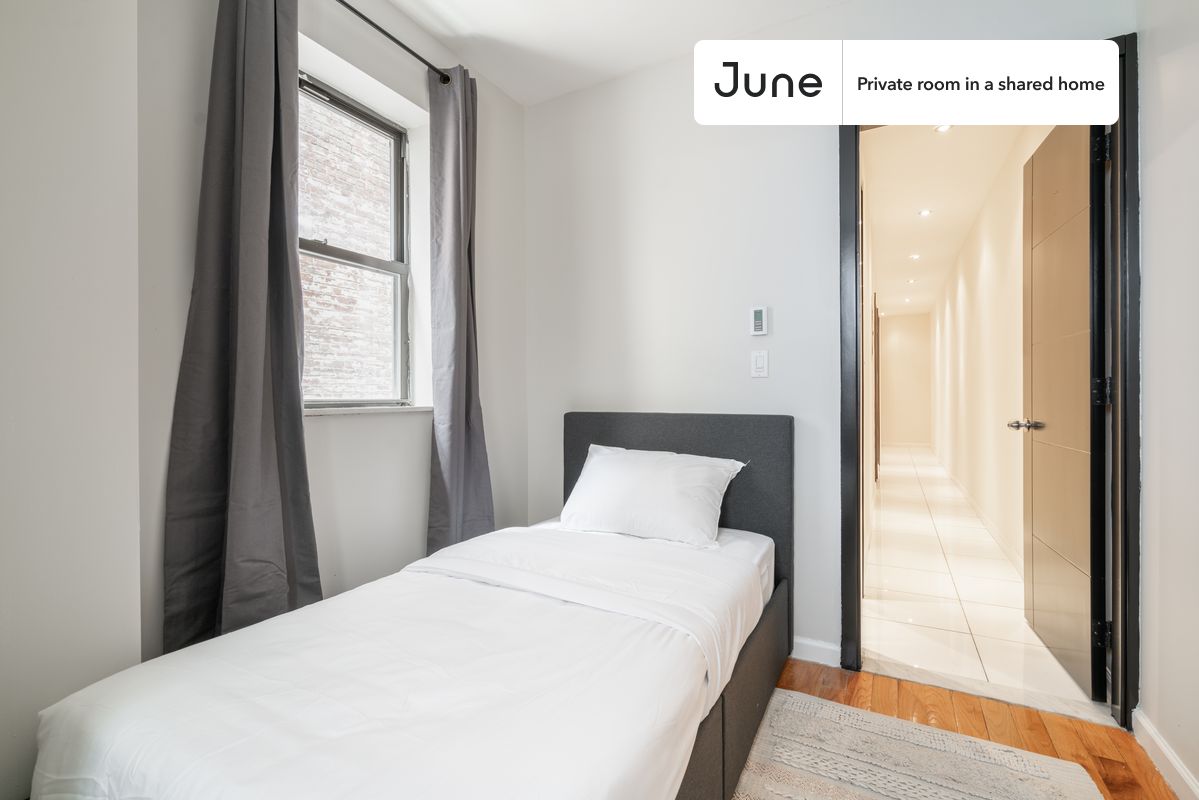 

PLEASE NOTE: This is a private room in a shared apartment. You will have your own bedroom and shared common areas (kitchen, bathroom, etc.) with other residents.

Twin bedroom in a 4 bedroom / 2 bathroom apartment!

Check out 3D tour now:  https://jnhm.es/85v

This  Twin room in South Harlem  is available on a 12 month lease or a flexible short term (31 to 364 days) lease. You pick your custom start and end date. Monthly rent rate is determined by furnishing preference, move-in date and move-out date. Speak to a June representative for recommendations on the best stay duration for the lowest rate, and learn more about this home on the June website:  https://jnhm.es/6bV

Amenities of this home:   Dishwasher,    Furnished Common Areas,    Wi-Fi - Paid separately (High-Speed),    Guarantors Allowed,          Laundry in home (free),    Wall-Mounted TV,    Hardwood Flooring,    Microwave,    Oven,    Refrigerator,   also, this unit is conveniently located, several local parks, restaurants and bars are just minutes away.

About June Homes: Welcome to the easiest rental experience of your life. Rent furnished or unfurnished apartments on a 12 month lease or a flexible short term (31 to 364 days). As a resident, you’ll have access to 24/7 support and monthly cleanings of the home’s shared spaces. Sign up now to apply online for your next home with June: https://jnhm.es/sign-roomi

Brokers welcome! Contact us for more details.

Interested? Use this listing ID when speaking to June team:  #1311 D