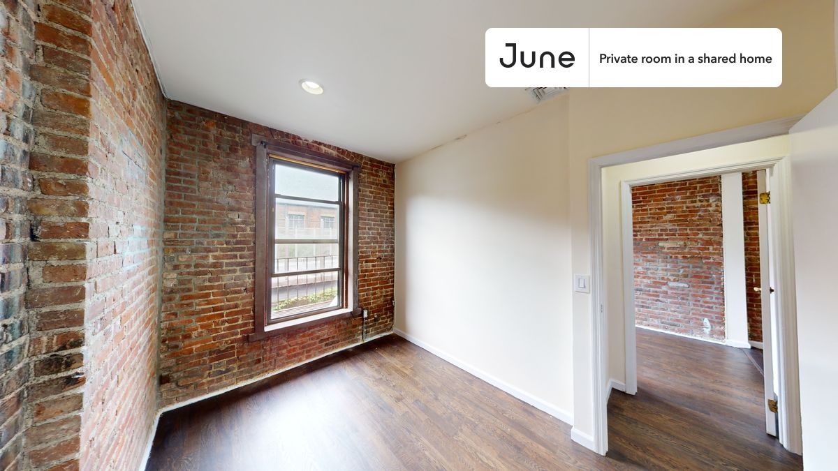 PLEASE NOTE: This is a private room in a shared apartment. You will have your own bedroom and shared common areas (kitchen, bathroom, etc.) with other residents.
Queen bedroom in a 4 bedroom / 2 bathroom apartment!
Check out 3D tour now: https://jnhm.es/8ev
This Queen room in Central Harlem is available on a 12 month lease or a flexible short term (31 to 364 days) lease. You pick your custom start and end date. Monthly rent rate is determined by furnishing preference, move-in date and move-out date. Speak to a June representative for recommendations on the best stay duration for the lowest rate, and learn more about this home on the June website: https://jnhm.es/6w8
Amenities of this home: Furnished Common Areas, Wi-Fi - Paid separately (High-Speed), Guarantors Allowed, Dining area, Laundry in home (free), Living area, Hardwood Flooring, Oven, Refrigerator, Air Conditioning | HVAC, also, this unit is conveniently located, several local parks, restaurants and bars are just minutes away.
About June Homes: Welcome to the easiest rental experience of your life. Rent furnished or unfurnished apartments on a 12 month lease or a flexible short term (31 to 364 days). As a resident, you’ll have access to 24/7 support and monthly cleanings of the home’s shared spaces. Sign up now to apply online for your next home with June: https://jnhm.es/sign-roomi
Brokers welcome! Contact us for more details.
Interested? Use this listing ID when speaking to June team: #1739 B