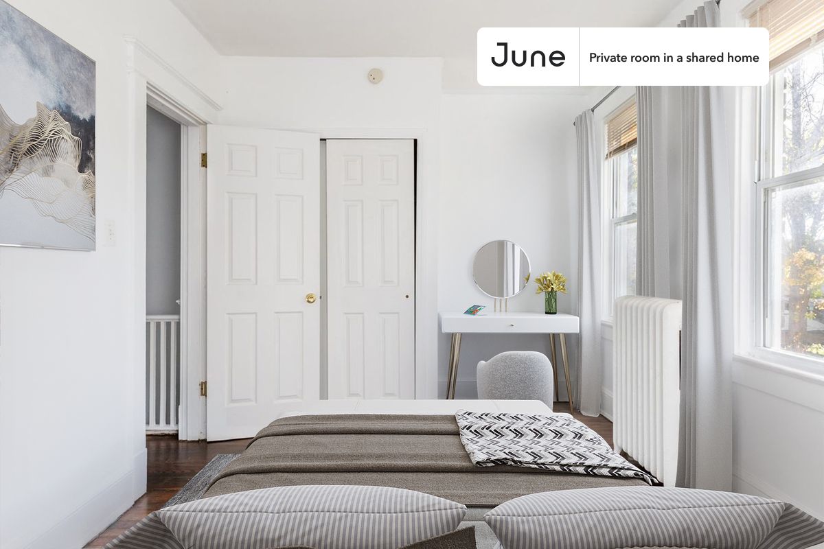 PLEASE NOTE: This is a private room in a shared apartment. You will have your own bedroom and shared common areas (kitchen, bathroom, etc.) with other residents.
Full bedroom in a 3 bedroom / 2 bathroom apartment!
Check out 3D tour now: https://jnhm.es/8ca
This Full room in Near NorthEast is available on a 12 month lease or a flexible short term (31 to 364 days) lease. You pick your custom start and end date. Monthly rent rate is determined by furnishing preference, move-in date and move-out date. Speak to a June representative for recommendations on the best stay duration for the lowest rate, and learn more about this home on the June website: https://jnhm.es/6qO
Amenities of this home: 32-inch Flat-Screen TV, Guarantors Allowed, Wi-Fi - Paid separately (High-Speed), Furnished Common Areas, Dishwasher, Laundry in home (free), Street parking - City permit required, Living area, Hardwood Flooring, Microwave, Oven, Refrigerator, also, this unit is conveniently located, several local parks, restaurants and bars are just minutes away.
About June Homes: Welcome to the easiest rental experience of your life. Rent furnished or unfurnished apartments on a 12 month lease or a flexible short term (31 to 364 days). As a resident, you’ll have access to 24/7 support and monthly cleanings of the home’s shared spaces. Sign up now to apply online for your next home with June: https://jnhm.es/sign-roomi
Brokers welcome! Contact us for more details.
Interested? Kindly note that the minimum stay duration would be 31 days.
Use this listing ID when speaking to June team: #1636 C