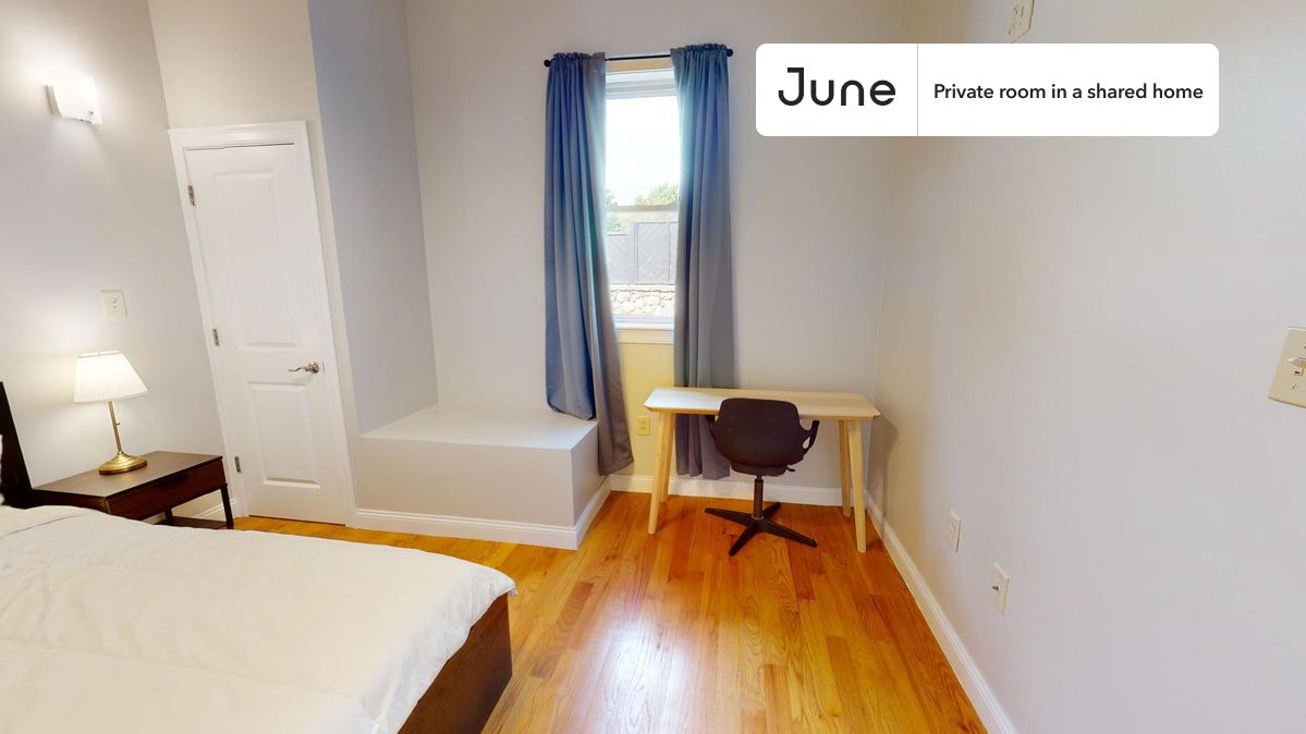 

PLEASE NOTE: This is a private room in a shared apartment. You will have your own bedroom and shared common areas (kitchen, bathroom, etc.) with other residents.

Queen bedroom in a 5 bedroom / 2.5 bathroom apartment!

Check out 3D tour now:  https://jnhm.es/XA

This  Queen room in Roxbury  is available on a 12 month lease or a flexible short term (31 to 364 days) lease. You pick your custom start and end date. Monthly rent rate is determined by furnishing preference, move-in date and move-out date. Speak to a June representative for recommendations on the best stay duration for the lowest rate, and learn more about this home on the June website:  https://jnhm.es/5L8

Amenities of this home:   Dishwasher,    Patio,    Furnished Common Areas,    Wi-Fi - Paid separately (High-Speed),    Guarantors Allowed,       32-inch Flat-Screen TV,       Street parking (Paid separately),    Hardwood Flooring,    Microwave,    Oven,    Refrigerator,    Air Conditioning | HVAC,   also, this unit is conveniently located, several local parks, restaurants and bars are just minutes away.

About June Homes: Welcome to the easiest rental experience of your life. Rent furnished or unfurnished apartments on a 12 month lease or a flexible short term (31 to 364 days). As a resident, you’ll have access to 24/7 support and monthly cleanings of the home’s shared spaces. Sign up now to apply online for your next home with June: https://jnhm.es/sign-roomi

Brokers welcome! Contact us for more details.

Interested? Kindly note that the minimum stay duration would be 31 days. 

Use this listing ID when speaking to June team:  #773 C