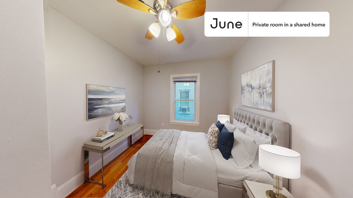 PLEASE NOTE: This is a private room in a shared apartment. You will have your own bedroom and shared common areas (kitchen, bathroom, etc.) with other residents.
Full bedroom in a 3 bedroom / 1 bathroom apartment!
Check out 3D tour now: https://jnhm.es/89F
This Full room in Somerville is available on a 12 month lease or a flexible short term (31 to 364 days) lease. You pick your custom start and end date. Monthly rent rate is determined by furnishing preference, move-in date and move-out date. Speak to a June representative for recommendations on the best stay duration for the lowest rate, and learn more about this home on the June website: https://jnhm.es/6gQ
Amenities of this home: Wi-Fi - Paid separately (High-Speed), Guarantors Allowed, 32-inch Flat-Screen TV, Dine in kitchen, Dishwasher, Street parking - City permit required, Laundry - Paid separately (in building), Furnished Common Areas, Hardwood Flooring, Microwave, Refrigerator, also, this unit is conveniently located, several local parks, restaurants and bars are just minutes away.
About June Homes: Welcome to the easiest rental experience of your life. Rent furnished or unfurnished apartments on a 12 month lease or a flexible short term (31 to 364 days). As a resident, you’ll have access to 24/7 support and monthly cleanings of the home’s shared spaces. Sign up now to apply online for your next home with June: https://jnhm.es/sign-roomi
Brokers welcome! Contact us for more details.
Interested? Kindly note that the minimum stay duration would be 31 days.
Use this listing ID when speaking to June team: #1416 B