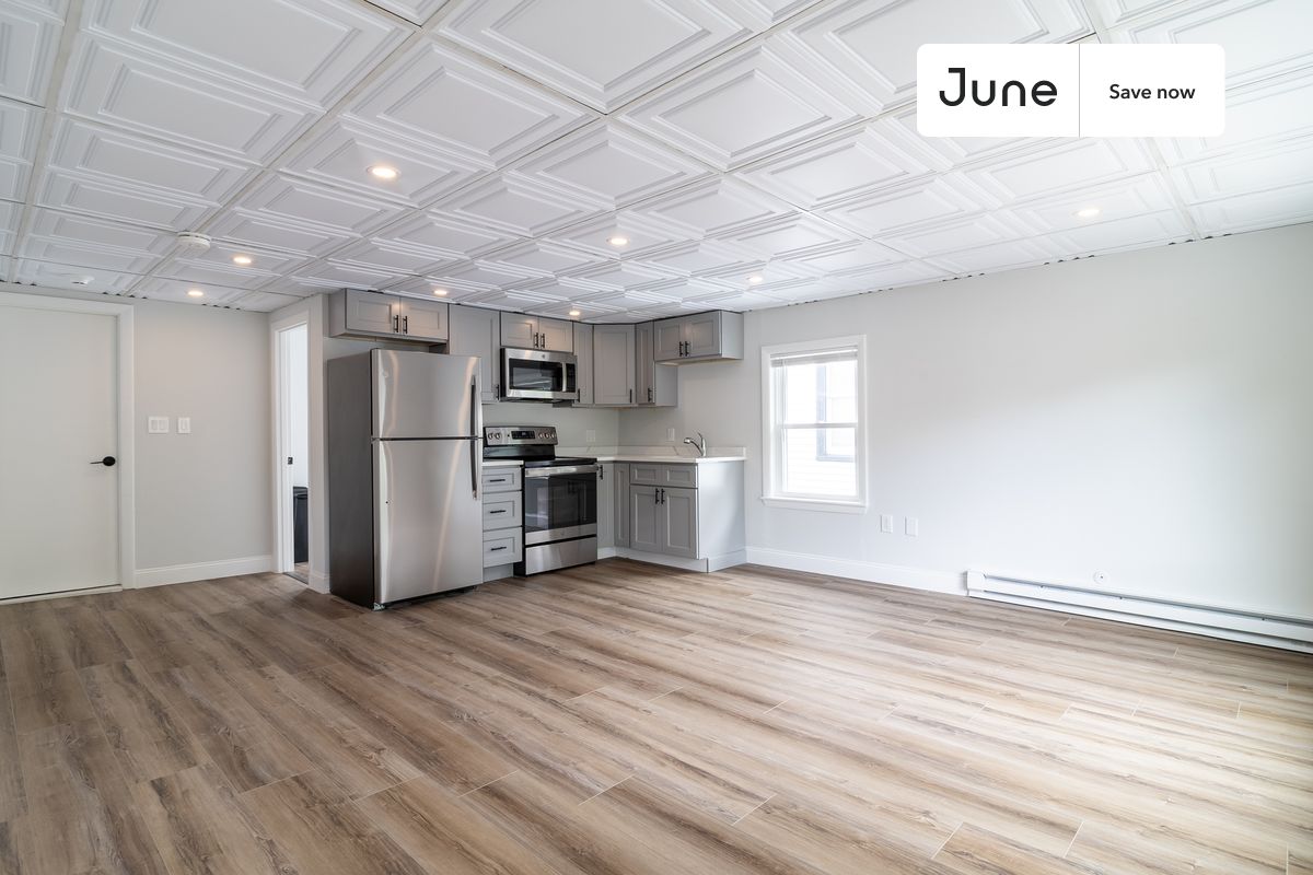 



1 bedroom in Somerville on flexible lease terms.

Check out 3D tour now:  https://jnhm.es/8eK

This  1 bedroom apartment on the Somerville  is available on a 12 month lease or a flexible short term (31 to 364 days) lease. You pick your custom start and end date. Monthly rent rate is determined by furnishing preference, move-in date and move-out date. Speak to a June representative for recommendations on the best stay duration for the lowest rate, and learn more about this home on the June website:     https://jnhm.es/6xb

Amenities of this home:   Wi-Fi - Paid separately (High-Speed),    Guarantors Allowed,          Smart lock,    Laundry in building (free),    Hardwood Flooring,    Microwave,    Oven,    Refrigerator,   also, this unit is conveniently located, several local parks, restaurants and bars are just minutes away.

About June Homes: Welcome to the easiest rental experience of your life. Rent furnished or unfurnished apartments on a 12 month lease or a flexible short term (31 to 364 days). As a resident, you’ll have access to 24/7 support and monthly cleanings of the home’s shared spaces. Sign up now to apply online for your next home with June: https://jnhm.es/sign-roomi

Brokers welcome! Contact us for more details.

Interested? Kindly note that the minimum stay duration would be 31 days. 

Use this listing ID when speaking to June team:  #1759