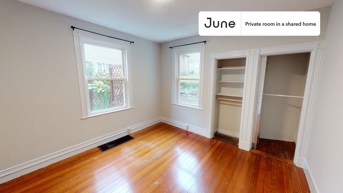 

PLEASE NOTE: This is a private room in a shared apartment. You will have your own bedroom and shared common areas (kitchen, bathroom, etc.) with other residents.

Queen bedroom in a 2 bedroom / 1 bathroom apartment!

Check out 3D tour now:  https://jnhm.es/89D

This  Queen room in Allston  is available on a 12 month lease or a flexible short term (31 to 364 days) lease. You pick your custom start and end date. Monthly rent rate is determined by furnishing preference, move-in date and move-out date. Speak to a June representative for recommendations on the best stay duration for the lowest rate, and learn more about this home on the June website:  https://jnhm.es/6c1

Amenities of this home:   Furnished Common Areas,    Wi-Fi - Paid separately (High-Speed),    Guarantors Allowed,          Hardwood Flooring,    Microwave,    Oven,    Refrigerator,   also, this unit is conveniently located, several local parks, restaurants and bars are just minutes away.

About June Homes: Welcome to the easiest rental experience of your life. Rent furnished or unfurnished apartments on a 12 month lease or a flexible short term (31 to 364 days). As a resident, you’ll have access to 24/7 support and monthly cleanings of the home’s shared spaces. Sign up now to apply online for your next home with June: https://jnhm.es/sign-roomi

Brokers welcome! Contact us for more details.

Interested? Kindly note that the minimum stay duration would be 31 days. 

Use this listing ID when speaking to June team:  #1314 B