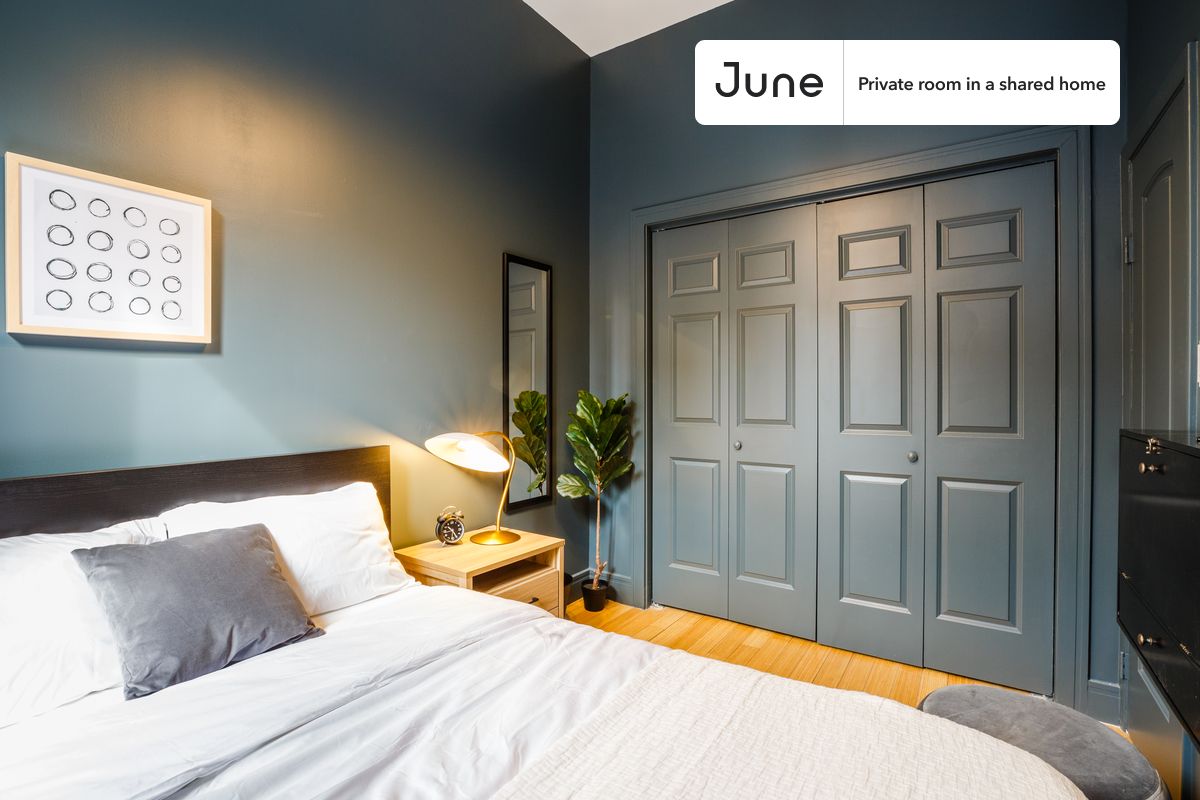 

PLEASE NOTE: This is a private room in a shared apartment. You will have your own bedroom and shared common areas (kitchen, bathroom, etc.) with other residents.

Full bedroom in a 5 bedroom / 2 bathroom apartment!

Check out 3D tour now:

This  Full room in West Harlem  is available on a 12 month lease or a flexible short term (31 to 364 days) lease. You pick your custom start and end date. Monthly rent rate is determined by furnishing preference, move-in date and move-out date. Speak to a June representative for recommendations on the best stay duration for the lowest rate, and learn more about this home on the June website:  https://jnhm.es/3F

Amenities of this home:   Dishwasher,    Furnished Common Areas,    Wi-Fi - Paid separately (High-Speed),    Outdoor space,    Guarantors Allowed,       32-inch Flat-Screen TV,       Laundry in home (free),    Hardwood Flooring,    Microwave,    Oven,    Refrigerator,   also, this unit is conveniently located, several local parks, restaurants and bars are just minutes away.

About June Homes: Welcome to the easiest rental experience of your life. Rent furnished or unfurnished apartments on a 12 month lease or a flexible short term (31 to 364 days). As a resident, you’ll have access to 24/7 support and monthly cleanings of the home’s shared spaces. Sign up now to apply online for your next home with June: https://jnhm.es/sign-roomi

Brokers welcome! Contact us for more details.

Interested? Use this listing ID when speaking to June team:  #102 2C