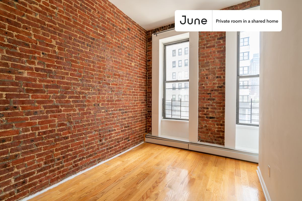 

PLEASE NOTE: This is a private room in a shared apartment. You will have your own bedroom and shared common areas (kitchen, bathroom, etc.) with other residents.

Full bedroom in a 4 bedroom / 4 bathroom apartment!

Check out 3D tour now:  https://jnhm.es/87I

This  Full room in Midtown East  is available on a 12 month lease or a flexible short term (31 to 364 days) lease. You pick your custom start and end date. Monthly rent rate is determined by furnishing preference, move-in date and move-out date. Speak to a June representative for recommendations on the best stay duration for the lowest rate, and learn more about this home on the June website:  https://jnhm.es/63Q

Amenities of this home:         Guarantors Allowed,    Wi-Fi - Paid separately (High-Speed),    Furnished Common Areas,    Dishwasher,    Laundry in home (free),    Mini Split,    Hardwood Flooring,    Microwave,    Oven,    Refrigerator,   also, this unit is conveniently located, several local parks, restaurants and bars are just minutes away.

About June Homes: Welcome to the easiest rental experience of your life. Rent furnished or unfurnished apartments on a 12 month lease or a flexible short term (31 to 364 days). As a resident, you’ll have access to 24/7 support and monthly cleanings of the home’s shared spaces. Sign up now to apply online for your next home with June: https://jnhm.es/sign-roomi

Brokers welcome! Contact us for more details.

Interested? Use this listing ID when speaking to June team:  #1114 B