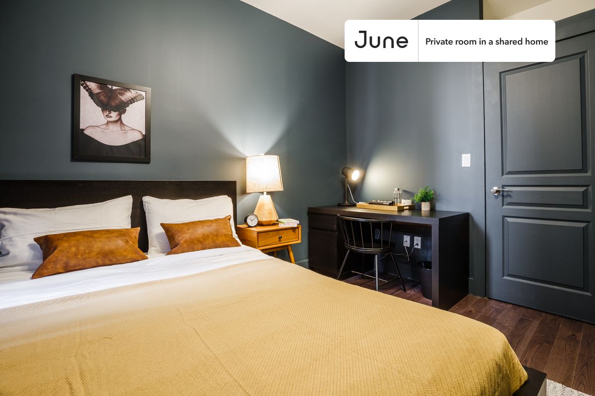 

PLEASE NOTE: This is a private room in a shared apartment. You will have your own bedroom and shared common areas (kitchen, bathroom, etc.) with other residents.

Queen bedroom in a 5 bedroom / 2 bathroom apartment!

Check out 3D tour now:  https://jnhm.es/PU

This  Queen room in West Harlem  is available on a 12 month lease or a flexible short term (31 to 364 days) lease. You pick your custom start and end date. Monthly rent rate is determined by furnishing preference, move-in date and move-out date. Speak to a June representative for recommendations on the best stay duration for the lowest rate, and learn more about this home on the June website:  https://jnhm.es/DV

Amenities of this home:   Dishwasher,    Furnished Common Areas,    Wi-Fi - Paid separately (High-Speed),    Elevator,    Guarantors Allowed,       32-inch Flat-Screen TV,       Laundry - Paid separately (in building),    AC (Common space),    Hardwood Flooring,    Microwave,    Oven,    Refrigerator,   also, this unit is conveniently located, several local parks, restaurants and bars are just minutes away.

About June Homes: Welcome to the easiest rental experience of your life. Rent furnished or unfurnished apartments on a 12 month lease or a flexible short term (31 to 364 days). As a resident, you’ll have access to 24/7 support and monthly cleanings of the home’s shared spaces. Sign up now to apply online for your next home with June: https://jnhm.es/sign-roomi

Brokers welcome! Contact us for more details.

Interested? Use this listing ID when speaking to June team:  #225 C