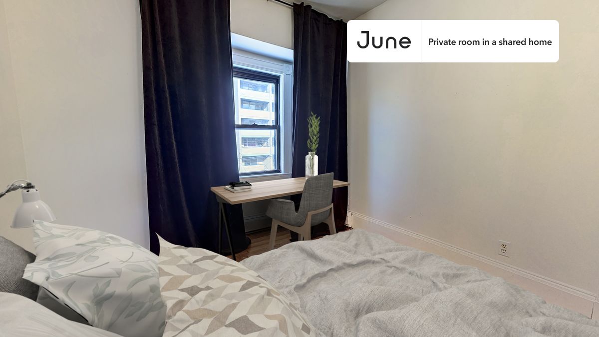 PLEASE NOTE: This is a private room in a shared apartment. You will have your own bedroom and shared common areas (kitchen, bathroom, etc.) with other residents.
Full bedroom in a 6 bedroom / 2 bathroom apartment!
Check out 3D tour now: https://jnhm.es/QU
This Full room in Brighton is available on a 12 month lease or a flexible short term (31 to 364 days) lease. You pick your custom start and end date. Monthly rent rate is determined by furnishing preference, move-in date and move-out date. Speak to a June representative for recommendations on the best stay duration for the lowest rate, and learn more about this home on the June website: https://jnhm.es/5sL
Amenities of this home: Dishwasher, Furnished Common Areas, Wi-Fi - Paid separately (High-Speed), Guarantors Allowed, Dining area, Smart lock, Driveway parking (Paid separately), Hardwood Flooring, Microwave, Oven, Refrigerator, also, this unit is conveniently located, several local parks, restaurants and bars are just minutes away.
About June Homes: Welcome to the easiest rental experience of your life. Rent furnished or unfurnished apartments on a 12 month lease or a flexible short term (31 to 364 days). As a resident, you’ll have access to 24/7 support and monthly cleanings of the home’s shared spaces. Sign up now to apply online for your next home with June: https://jnhm.es/sign-roomi
Brokers welcome! Contact us for more details.
Interested? Kindly note that the minimum stay duration would be 31 days.
Use this listing ID when speaking to June team: #375 2B