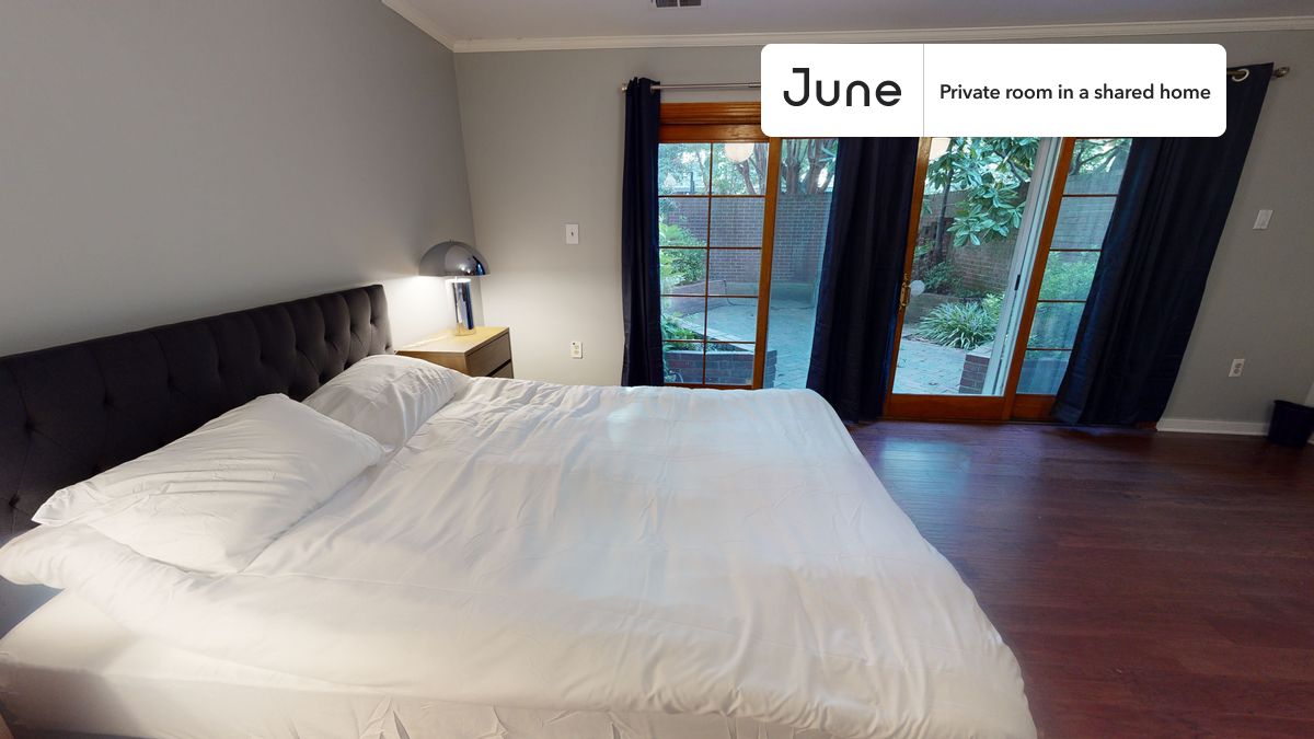

PLEASE NOTE: This is a private room in a shared apartment. You will have your own bedroom and shared common areas (kitchen, bathroom, etc.) with other residents.

Queen bedroom in a 7 bedroom / 4 bathroom apartment!

Check out 3D tour now:  https://jnhm.es/SY

This  Queen room in Southwest Waterfront  is available on a 12 month lease or a flexible short term (31 to 364 days) lease. You pick your custom start and end date. Monthly rent rate is determined by furnishing preference, move-in date and move-out date. Speak to a June representative for recommendations on the best stay duration for the lowest rate, and learn more about this home on the June website:  https://jnhm.es/5zD

Amenities of this home:   Dishwasher,    Furnished Common Areas,    Wi-Fi - Paid separately (High-Speed),    Guarantors Allowed,       Central AC (Common space),    Paid parking,       Laundry in building (free),    Hardwood Flooring,    Microwave,    Oven,    Refrigerator,   also, this unit is conveniently located, several local parks, restaurants and bars are just minutes away.

About June Homes: Welcome to the easiest rental experience of your life. Rent furnished or unfurnished apartments on a 12 month lease or a flexible short term (31 to 364 days). As a resident, you’ll have access to 24/7 support and monthly cleanings of the home’s shared spaces. Sign up now to apply online for your next home with June: https://jnhm.es/sign-roomi

Brokers welcome! Contact us for more details.

Interested? Kindly note that the minimum stay duration would be 31 days. 

Use this listing ID when speaking to June team:  #526 B
