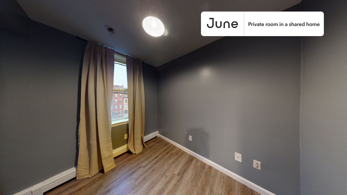 

PLEASE NOTE: This is a private room in a shared apartment. You will have your own bedroom and shared common areas (kitchen, bathroom, etc.) with other residents.

Queen bedroom in a 3 bedroom / 1 bathroom apartment!

Check out 3D tour now:  https://jnhm.es/Rp

This  Queen room in North End  is available on a 12 month lease or a flexible short term (31 to 364 days) lease. You pick your custom start and end date. Monthly rent rate is determined by furnishing preference, move-in date and move-out date. Speak to a June representative for recommendations on the best stay duration for the lowest rate, and learn more about this home on the June website:  https://jnhm.es/5xi

Amenities of this home:   Laundry - Paid separately (in building),    Street parking - City permit required,    32-inch Flat-Screen TV,       Guarantors Allowed,    Wi-Fi - Paid separately (High-Speed),    Furnished Common Areas,    Dishwasher,       Hardwood Flooring,    Microwave,    Oven,    Refrigerator,   also, this unit is conveniently located, several local parks, restaurants and bars are just minutes away.

About June Homes: Welcome to the easiest rental experience of your life. Rent furnished or unfurnished apartments on a 12 month lease or a flexible short term (31 to 364 days). As a resident, you’ll have access to 24/7 support and monthly cleanings of the home’s shared spaces. Sign up now to apply online for your next home with June: https://jnhm.es/sign-roomi

Brokers welcome! Contact us for more details.

Interested? Kindly note that the minimum stay duration would be 31 days. 

Use this listing ID when speaking to June team:  #471 A