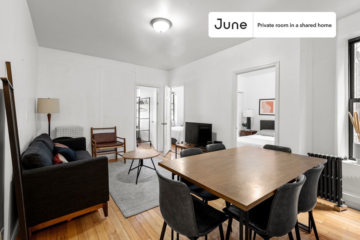 

PLEASE NOTE: This is a private room in a shared apartment. You will have your own bedroom and shared common areas (kitchen, bathroom, etc.) with other residents.

Queen bedroom in a 3 bedroom / 1 bathroom apartment!

Check out 3D tour now:  https://jnhm.es/8eS

This  Queen room in Chinatown  is available on a 12 month lease or a flexible short term (31 to 364 days) lease. You pick your custom start and end date. Monthly rent rate is determined by furnishing preference, move-in date and move-out date. Speak to a June representative for recommendations on the best stay duration for the lowest rate, and learn more about this home on the June website:  https://jnhm.es/6xe

Amenities of this home:   Dishwasher,    Furnished Common Areas,    Wi-Fi - Paid separately (High-Speed),    Guarantors Allowed,       32-inch Flat-Screen TV,       Hardwood Flooring,    Microwave,    Oven,    Refrigerator,   also, this unit is conveniently located, several local parks, restaurants and bars are just minutes away.

About June Homes: Welcome to the easiest rental experience of your life. Rent furnished or unfurnished apartments on a 12 month lease or a flexible short term (31 to 364 days). As a resident, you’ll have access to 24/7 support and monthly cleanings of the home’s shared spaces. Sign up now to apply online for your next home with June: https://jnhm.es/sign-roomi

Brokers welcome! Contact us for more details.

Interested? Use this listing ID when speaking to June team:  #1760 A