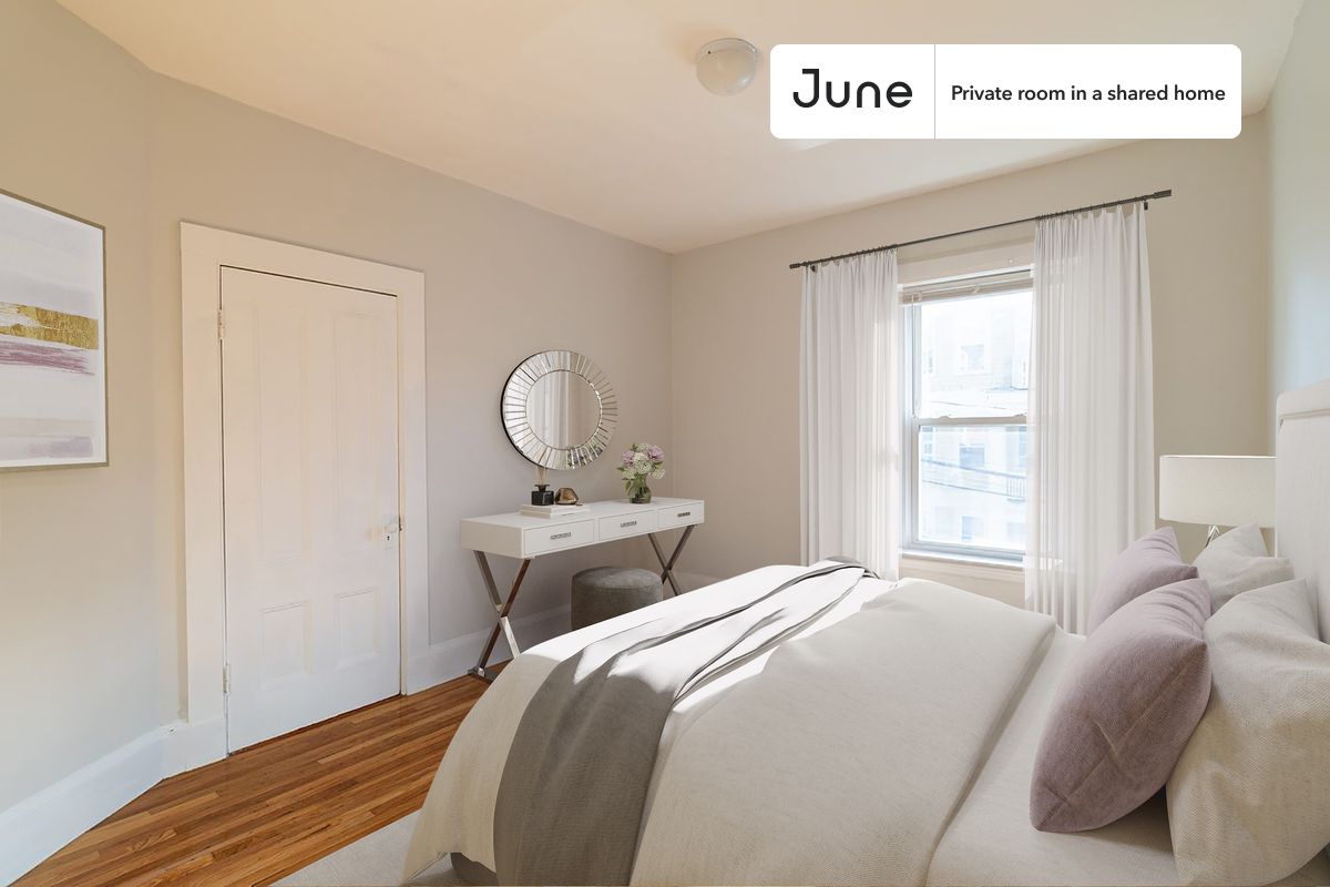 PLEASE NOTE: This is a private room in a shared apartment. You will have your own bedroom and shared common areas (kitchen, bathroom, etc.) with other residents.
Queen bedroom in a 4 bedroom / 2 bathroom apartment!
Check out 3D tour now: https://jnhm.es/8eO
This Queen room in Allston is available on a 12 month lease or a flexible short term (31 to 364 days) lease. You pick your custom start and end date. Monthly rent rate is determined by furnishing preference, move-in date and move-out date. Speak to a June representative for recommendations on the best stay duration for the lowest rate, and learn more about this home on the June website: https://jnhm.es/6bi
Amenities of this home: Wi-Fi - Paid separately (High-Speed), Guarantors Allowed, Street parking - City permit required, Laundry - Paid separately (in building), Hardwood Flooring, Microwave, Oven, Refrigerator, Air Conditioning | HVAC, also, this unit is conveniently located, several local parks, restaurants and bars are just minutes away.
About June Homes: Welcome to the easiest rental experience of your life. Rent furnished or unfurnished apartments on a 12 month lease or a flexible short term (31 to 364 days). As a resident, you’ll have access to 24/7 support and monthly cleanings of the home’s shared spaces. Sign up now to apply online for your next home with June: https://jnhm.es/sign-roomi
Brokers welcome! Contact us for more details.
Interested? Kindly note that the minimum stay duration would be 31 days.
Use this listing ID when speaking to June team: #1300 D