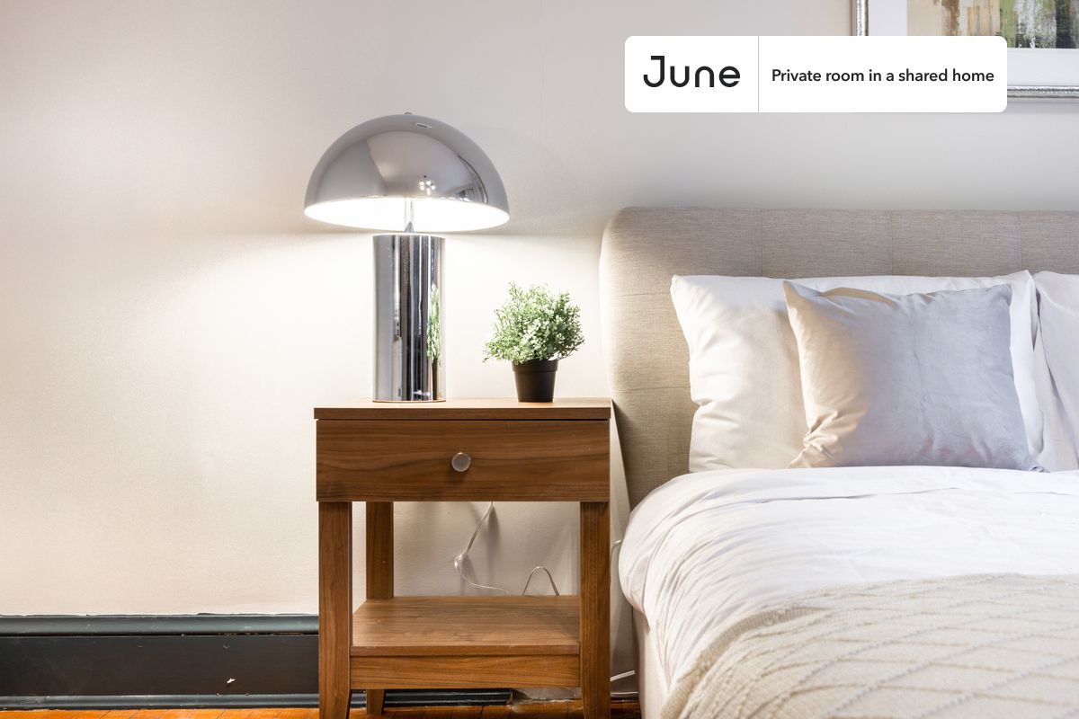 

PLEASE NOTE: This is a private room in a shared apartment. You will have your own bedroom and shared common areas (kitchen, bathroom, etc.) with other residents.

Queen bedroom in a 5 bedroom / 2 bathroom apartment!

Check out 3D tour now:  https://jnhm.es/QC

This  Queen room in Cleveland Park  is available on a 12 month lease or a flexible short term (31 to 364 days) lease. You pick your custom start and end date. Monthly rent rate is determined by furnishing preference, move-in date and move-out date. Speak to a June representative for recommendations on the best stay duration for the lowest rate, and learn more about this home on the June website:  https://jnhm.es/JL

Amenities of this home:   Dishwasher,    Furnished Common Areas,    Wi-Fi - Paid separately (High-Speed),    Outdoor space,    Guarantors Allowed,       32-inch Flat-Screen TV,    Dining area,       Window AC (Common space),    Laundry in building (free),    Parking Spot (Paid separately),    Hardwood Flooring,    Microwave,    Oven,    Refrigerator,   also, this unit is conveniently located, several local parks, restaurants and bars are just minutes away.

About June Homes: Welcome to the easiest rental experience of your life. Rent furnished or unfurnished apartments on a 12 month lease or a flexible short term (31 to 364 days). As a resident, you’ll have access to 24/7 support and monthly cleanings of the home’s shared spaces. Sign up now to apply online for your next home with June: https://jnhm.es/sign-roomi

Brokers welcome! Contact us for more details.

Interested? Kindly note that the minimum stay duration would be 31 days. 

Use this listing ID when speaking to June team:  #333 B