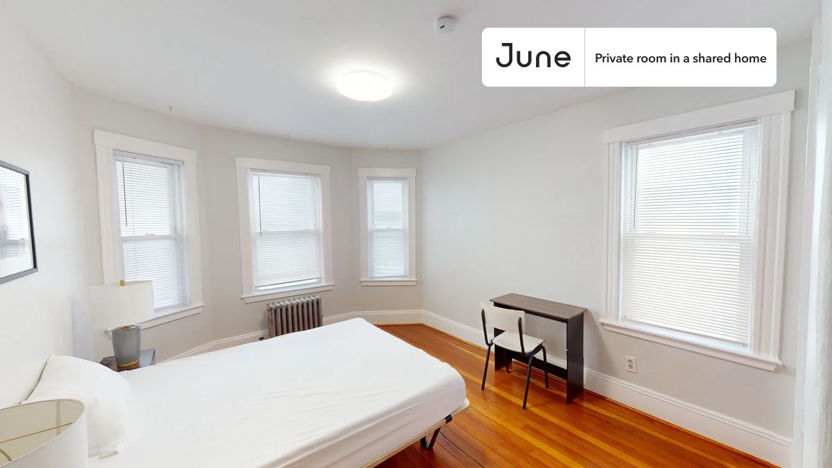 

PLEASE NOTE: This is a private room in a shared apartment. You will have your own bedroom and shared common areas (kitchen, bathroom, etc.) with other residents.

Queen bedroom in a 4 bedroom / 1 bathroom apartment!

Check out 3D tour now:  https://jnhm.es/8ex

This  Queen room in Dorchester Center  is available on a 12 month lease or a flexible short term (31 to 364 days) lease. You pick your custom start and end date. Monthly rent rate is determined by furnishing preference, move-in date and move-out date. Speak to a June representative for recommendations on the best stay duration for the lowest rate, and learn more about this home on the June website:  https://jnhm.es/6wb

Amenities of this home:   Furnished Common Areas,    Wi-Fi - Paid separately (High-Speed),    Guarantors Allowed,          Street parking - City permit required,    Laundry in building (free),    Hardwood Flooring,    Microwave,    Oven,    Refrigerator,   also, this unit is conveniently located, several local parks, restaurants and bars are just minutes away.

About June Homes: Welcome to the easiest rental experience of your life. Rent furnished or unfurnished apartments on a 12 month lease or a flexible short term (31 to 364 days). As a resident, you’ll have access to 24/7 support and monthly cleanings of the home’s shared spaces. Sign up now to apply online for your next home with June: https://jnhm.es/sign-roomi

Brokers welcome! Contact us for more details.

Interested? Kindly note that the minimum stay duration would be 31 days. 

Use this listing ID when speaking to June team:  #1740 A