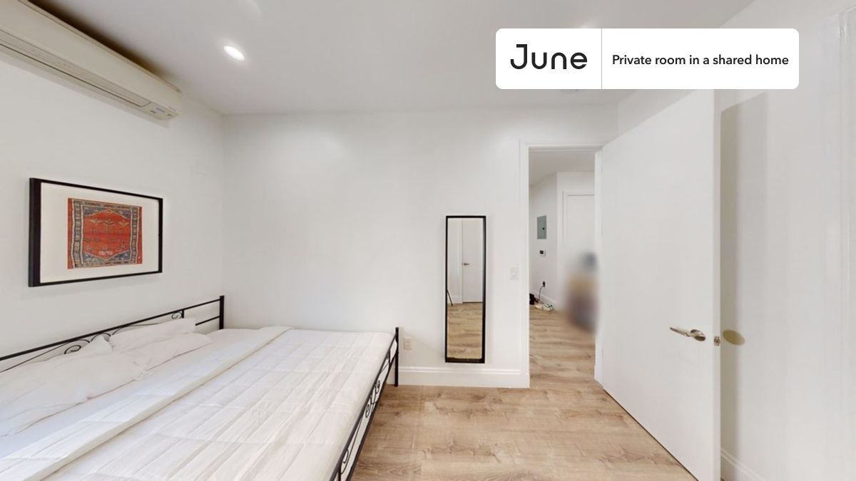PLEASE NOTE: This is a private room in a shared apartment. You will have your own bedroom and shared common areas (kitchen, bathroom, etc.) with other residents.
Full bedroom in a 3 bedroom / 2 bathroom apartment!
Check out 3D tour now: https://jnhm.es/8eB
This Full room in Greenpoint is available on a 12 month lease or a flexible short term (31 to 364 days) lease. You pick your custom start and end date. Monthly rent rate is determined by furnishing preference, move-in date and move-out date. Speak to a June representative for recommendations on the best stay duration for the lowest rate, and learn more about this home on the June website: https://jnhm.es/6vZ
Amenities of this home: Dishwasher, Furnished Common Areas, Wi-Fi - Paid separately (High-Speed), Guarantors Allowed, 32-inch Flat-Screen TV, Laundry in home (free), Wall AC (Common space), Hardwood Flooring, Microwave, Oven, Refrigerator, also, this unit is conveniently located, several local parks, restaurants and bars are just minutes away.
About June Homes: Welcome to the easiest rental experience of your life. Rent furnished or unfurnished apartments on a 12 month lease or a flexible short term (31 to 364 days). As a resident, you’ll have access to 24/7 support and monthly cleanings of the home’s shared spaces. Sign up now to apply online for your next home with June: https://jnhm.es/sign-roomi
Brokers welcome! Contact us for more details.
Interested? Use this listing ID when speaking to June team: #1736 C