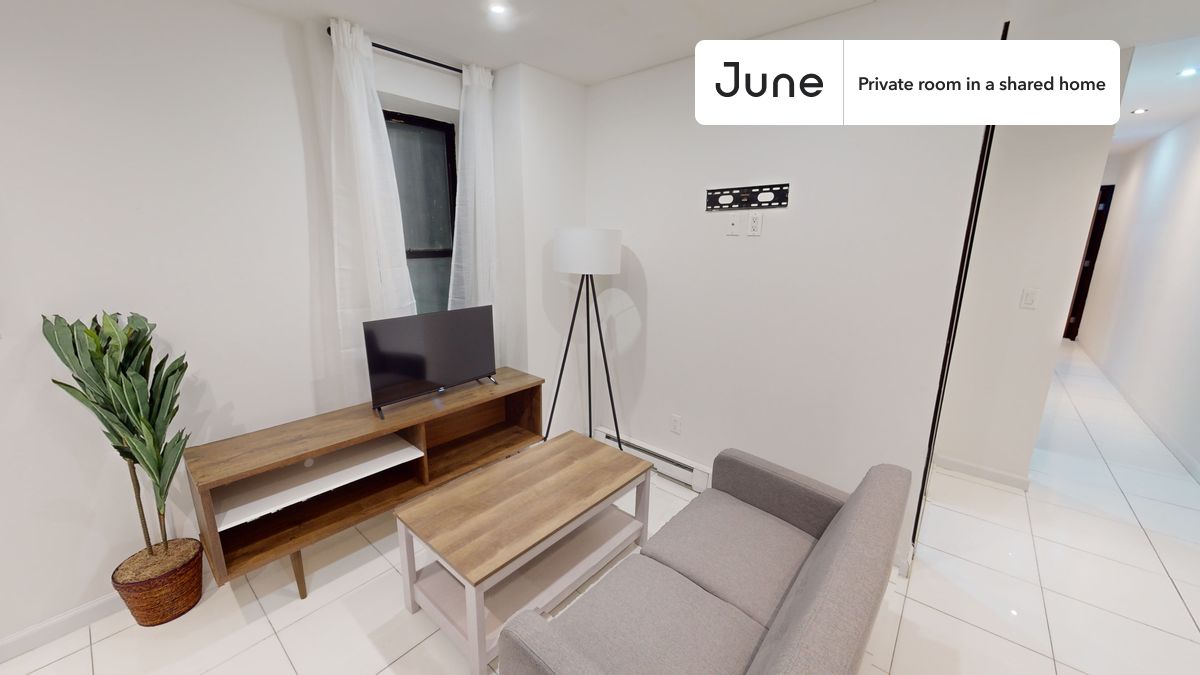 PLEASE NOTE: This is a private room in a shared apartment. You will have your own bedroom and shared common areas (kitchen, bathroom, etc.) with other residents.
Queen bedroom in a 6 bedroom / 3 bathroom apartment!
Check out 3D tour now: https://jnhm.es/8fz
This Queen room in Upper West Side is available on a 12 month lease or a flexible short term (31 to 364 days) lease. You pick your custom start and end date. Monthly rent rate is determined by furnishing preference, move-in date and move-out date. Speak to a June representative for recommendations on the best stay duration for the lowest rate, and learn more about this home on the June website: https://jnhm.es/6yW
Amenities of this home: Furnished Common Areas, Wi-Fi - Paid separately (High-Speed), Elevator, Guarantors Allowed, 32-inch Flat-Screen TV, Laundry in home (free), Courtyard, Hardwood Flooring, Oven, Refrigerator, also, this unit is conveniently located, several local parks, restaurants and bars are just minutes away.
About June Homes: Welcome to the easiest rental experience of your life. Rent furnished or unfurnished apartments on a 12 month lease or a flexible short term (31 to 364 days). As a resident, you’ll have access to 24/7 support and monthly cleanings of the home’s shared spaces. Sign up now to apply online for your next home with June: https://jnhm.es/sign-roomi
Brokers welcome! Contact us for more details.
Interested? Use this listing ID when speaking to June team: #1791 A