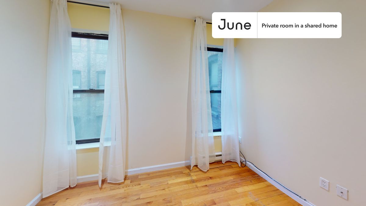 PLEASE NOTE: This is a private room in a shared apartment. You will have your own bedroom and shared common areas (kitchen, bathroom, etc.) with other residents.
Queen bedroom in a 6 bedroom / 3 bathroom apartment!
Check out 3D tour now: https://jnhm.es/8fA
This Queen room in Upper West Side is available on a 12 month lease or a flexible short term (31 to 364 days) lease. You pick your custom start and end date. Monthly rent rate is determined by furnishing preference, move-in date and move-out date. Speak to a June representative for recommendations on the best stay duration for the lowest rate, and learn more about this home on the June website: https://jnhm.es/6z9
Amenities of this home: Dishwasher, Furnished Common Areas, Wi-Fi - Paid separately (High-Speed), Elevator, Guarantors Allowed, Laundry in home (free), Courtyard, Wall-Mounted TV, Hardwood Flooring, Microwave, Oven, Refrigerator, also, this unit is conveniently located, several local parks, restaurants and bars are just minutes away.
About June Homes: Welcome to the easiest rental experience of your life. Rent furnished or unfurnished apartments on a 12 month lease or a flexible short term (31 to 364 days). As a resident, you’ll have access to 24/7 support and monthly cleanings of the home’s shared spaces. Sign up now to apply online for your next home with June: https://jnhm.es/sign-roomi
Brokers welcome! Contact us for more details.
Interested? Use this listing ID when speaking to June team: #1796 D