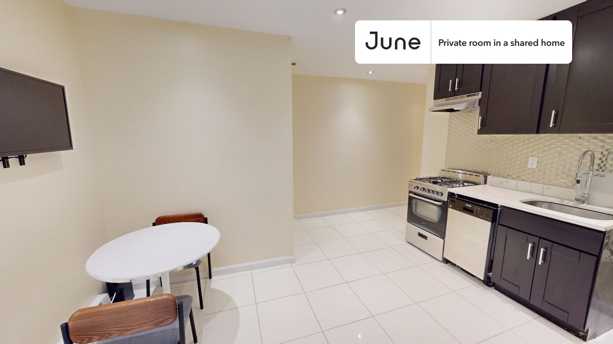 PLEASE NOTE: This is a private room in a shared apartment. You will have your own bedroom and shared common areas (kitchen, bathroom, etc.) with other residents.
Queen bedroom in a 6 bedroom / 3 bathroom apartment!
Check out 3D tour now: https://jnhm.es/8fA
This Queen room in Upper West Side is available on a 12 month lease or a flexible short term (31 to 364 days) lease. You pick your custom start and end date. Monthly rent rate is determined by furnishing preference, move-in date and move-out date. Speak to a June representative for recommendations on the best stay duration for the lowest rate, and learn more about this home on the June website: https://jnhm.es/6zb
Amenities of this home: Dishwasher, Furnished Common Areas, Wi-Fi - Paid separately (High-Speed), Elevator, Guarantors Allowed, Laundry in home (free), Courtyard, Wall-Mounted TV, Hardwood Flooring, Microwave, Oven, Refrigerator, also, this unit is conveniently located, several local parks, restaurants and bars are just minutes away.
About June Homes: Welcome to the easiest rental experience of your life. Rent furnished or unfurnished apartments on a 12 month lease or a flexible short term (31 to 364 days). As a resident, you’ll have access to 24/7 support and monthly cleanings of the home’s shared spaces. Sign up now to apply online for your next home with June: https://jnhm.es/sign-roomi
Brokers welcome! Contact us for more details.
Interested? Use this listing ID when speaking to June team: #1796 B