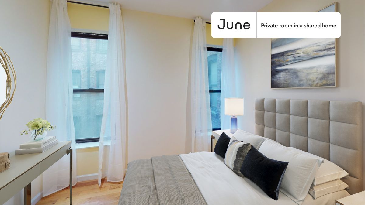 PLEASE NOTE: This is a private room in a shared apartment. You will have your own bedroom and shared common areas (kitchen, bathroom, etc.) with other residents.
Queen bedroom in a 6 bedroom / 3 bathroom apartment!
Check out 3D tour now: https://jnhm.es/8fA
This Queen room in Upper West Side is available on a 12 month lease or a flexible short term (31 to 364 days) lease. You pick your custom start and end date. Monthly rent rate is determined by furnishing preference, move-in date and move-out date. Speak to a June representative for recommendations on the best stay duration for the lowest rate, and learn more about this home on the June website: https://jnhm.es/6z9
Amenities of this home: Dishwasher, Furnished Common Areas, Wi-Fi - Paid separately (High-Speed), Elevator, Guarantors Allowed, Laundry in home (free), Courtyard, Wall-Mounted TV, Hardwood Flooring, Microwave, Oven, Refrigerator, also, this unit is conveniently located, several local parks, restaurants and bars are just minutes away.
About June Homes: Welcome to the easiest rental experience of your life. Rent furnished or unfurnished apartments on a 12 month lease or a flexible short term (31 to 364 days). As a resident, you’ll have access to 24/7 support and monthly cleanings of the home’s shared spaces. Sign up now to apply online for your next home with June: https://jnhm.es/sign-roomi
Brokers welcome! Contact us for more details.
Interested? Use this listing ID when speaking to June team: #1796 D