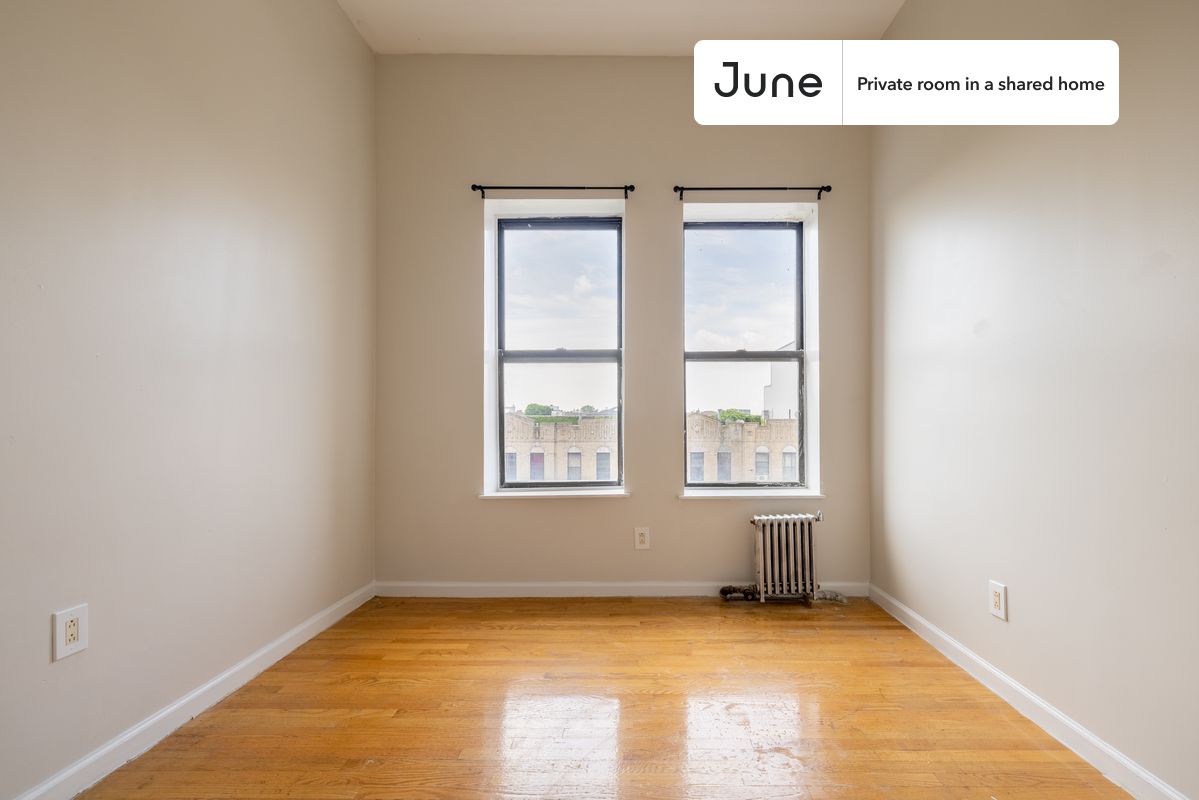 

PLEASE NOTE: This is a private room in a shared apartment. You will have your own bedroom and shared common areas (kitchen, bathroom, etc.) with other residents.

Full bedroom in a 2 bedroom / 1 bathroom apartment!

Check out 3D tour now:  https://jnhm.es/85X

This  Full room in Crown Heights  is available on a 12 month lease or a flexible short term (31 to 364 days) lease. You pick your custom start and end date. Monthly rent rate is determined by furnishing preference, move-in date and move-out date. Speak to a June representative for recommendations on the best stay duration for the lowest rate, and learn more about this home on the June website:  https://jnhm.es/6cH

Amenities of this home:   Furnished Common Areas,    Wi-Fi - Paid separately (High-Speed),    Guarantors Allowed,       32-inch Flat-Screen TV,       Hardwood Flooring,    Microwave,    Oven,    Refrigerator,   also, this unit is conveniently located, several local parks, restaurants and bars are just minutes away.

About June Homes: Welcome to the easiest rental experience of your life. Rent furnished or unfurnished apartments on a 12 month lease or a flexible short term (31 to 364 days). As a resident, you’ll have access to 24/7 support and monthly cleanings of the home’s shared spaces. Sign up now to apply online for your next home with June: https://jnhm.es/sign-roomi

Brokers welcome! Contact us for more details.

Interested? Use this listing ID when speaking to June team:  #1327 B