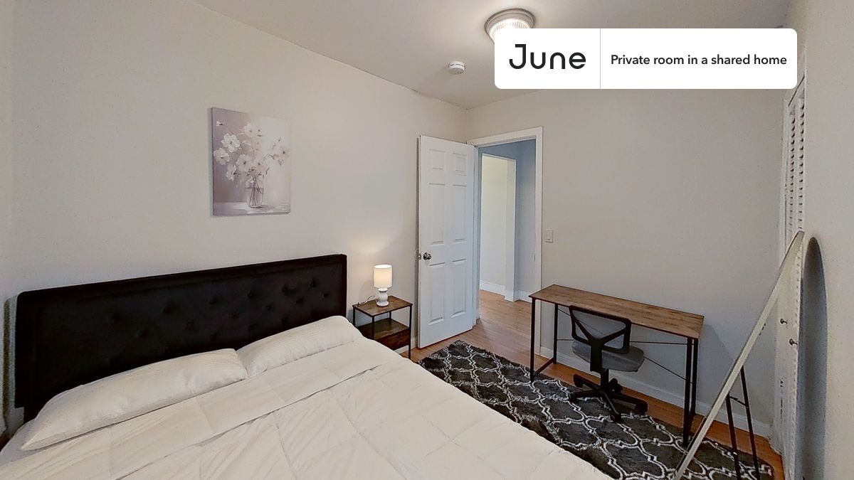 

PLEASE NOTE: This is a private room in a shared apartment. You will have your own bedroom and shared common areas (kitchen, bathroom, etc.) with other residents.

Queen bedroom in a 3 bedroom / 1 bathroom apartment!

Check out 3D tour now:  https://jnhm.es/8fN

This  Queen room in East Cambridge  is available on a 12 month lease or a flexible short term (31 to 364 days) lease. You pick your custom start and end date. Monthly rent rate is determined by furnishing preference, move-in date and move-out date. Speak to a June representative for recommendations on the best stay duration for the lowest rate, and learn more about this home on the June website:  https://jnhm.es/6Aj

Amenities of this home:   Dishwasher,    Furnished Common Areas,    Wi-Fi - Paid separately (High-Speed),    Guarantors Allowed,       Decorative fireplace,    32-inch Flat-Screen TV,    Dining area,       Laundry - Paid separately (in building),    Hardwood Flooring,    Microwave,    Oven,    Refrigerator,   also, this unit is conveniently located, several local parks, restaurants and bars are just minutes away.

About June Homes: Welcome to the easiest rental experience of your life. Rent furnished or unfurnished apartments on a 12 month lease or a flexible short term (31 to 364 days). As a resident, you’ll have access to 24/7 support and monthly cleanings of the home’s shared spaces. Sign up now to apply online for your next home with June: https://jnhm.es/sign-roomi

Brokers welcome! Contact us for more details.

Interested? Kindly note that the minimum stay duration would be 31 days. 

Use this listing ID when speaking to June team:  #1812 B