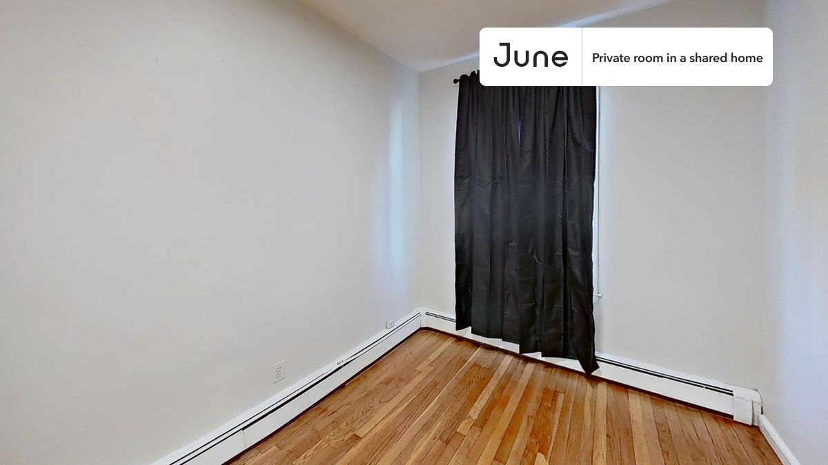 

PLEASE NOTE: This is a private room in a shared apartment. You will have your own bedroom and shared common areas (kitchen, bathroom, etc.) with other residents.

Full bedroom in a 4 bedroom / 2 bathroom apartment!

Check out 3D tour now:  https://jnhm.es/8fM

This  Full room in East Cambridge  is available on a 12 month lease or a flexible short term (31 to 364 days) lease. You pick your custom start and end date. Monthly rent rate is determined by furnishing preference, move-in date and move-out date. Speak to a June representative for recommendations on the best stay duration for the lowest rate, and learn more about this home on the June website:  https://jnhm.es/6Aa

Amenities of this home:   Wi-Fi - Paid separately (High-Speed),    Guarantors Allowed,       Laundry in home (free),    Furnished Common Areas,    Dishwasher,    Shared Home Office,    Hardwood Flooring,    Microwave,    Oven,    Refrigerator,    Heating | Baseboard Gas heating,   also, this unit is conveniently located, several local parks, restaurants and bars are just minutes away.

About June Homes: Welcome to the easiest rental experience of your life. Rent furnished or unfurnished apartments on a 12 month lease or a flexible short term (31 to 364 days). As a resident, you’ll have access to 24/7 support and monthly cleanings of the home’s shared spaces. Sign up now to apply online for your next home with June: https://jnhm.es/sign-roomi

Brokers welcome! Contact us for more details.

Interested? Kindly note that the minimum stay duration would be 31 days. 

Use this listing ID when speaking to June team:  #1810 A
