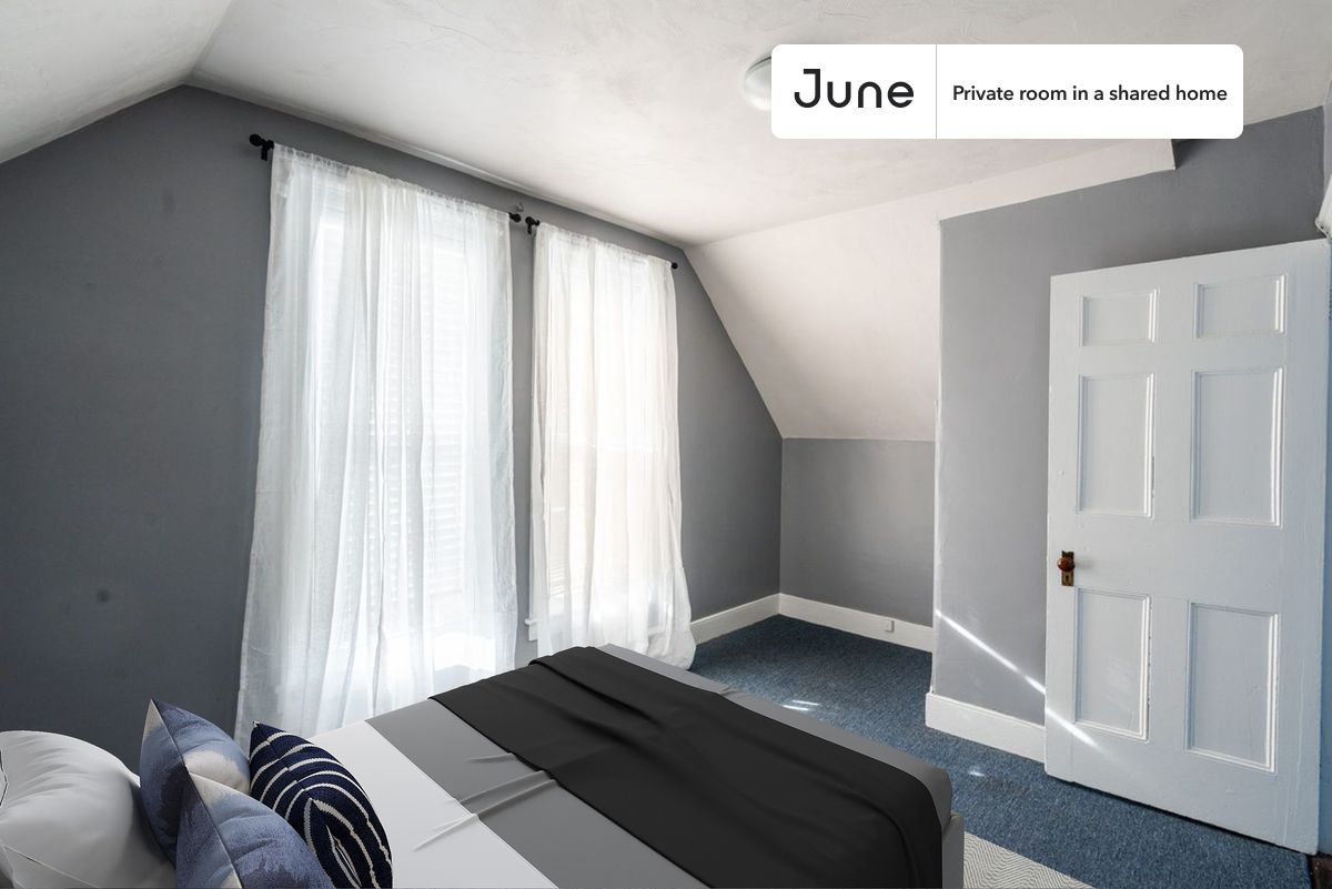 PLEASE NOTE: This is a private room in a shared apartment. You will have your own bedroom and shared common areas (kitchen, bathroom, etc.) with other residents.
Queen bedroom in a 4 bedroom / 1.5 bathroom apartment!
Check out 3D tour now: https://jnhm.es/8fS
This Queen room in Somerville is available on a 12 month lease or a flexible short term (31 to 364 days) lease. You pick your custom start and end date. Monthly rent rate is determined by furnishing preference, move-in date and move-out date. Speak to a June representative for recommendations on the best stay duration for the lowest rate, and learn more about this home on the June website: https://jnhm.es/6Aw
Amenities of this home: Furnished Common Areas, Wi-Fi - Paid separately (High-Speed), Guarantors Allowed, 32-inch Flat-Screen TV, Street parking - City permit required, Laundry - Paid separately (in building), Hardwood Flooring, Oven, Refrigerator, Heating | Baseboard Gas heating, Shared outdoor (deck), also, this unit is conveniently located, several local parks, restaurants and bars are just minutes away.
About June Homes: Welcome to the easiest rental experience of your life. Rent furnished or unfurnished apartments on a 12 month lease or a flexible short term (31 to 364 days). As a resident, you’ll have access to 24/7 support and monthly cleanings of the home’s shared spaces. Sign up now to apply online for your next home with June: https://jnhm.es/sign-roomi
Brokers welcome! Contact us for more details.
Interested? Kindly note that the minimum stay duration would be 31 days.
Use this listing ID when speaking to June team: #1815 C