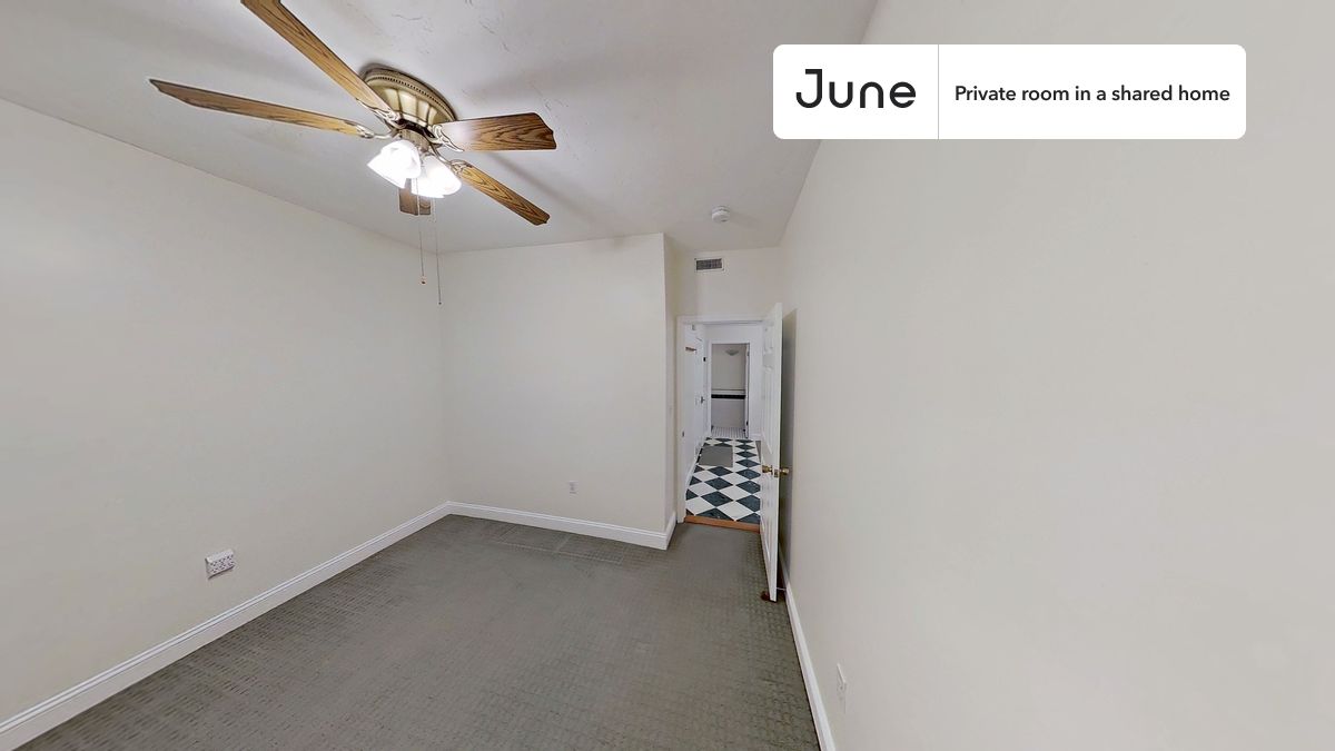 PLEASE NOTE: This is a private room in a shared apartment. You will have your own bedroom and shared common areas (kitchen, bathroom, etc.) with other residents.
Queen bedroom in a 3 bedroom / 1 bathroom apartment!
Check out 3D tour now: https://jnhm.es/8g4
This Queen room in Mission Hill is available on a 12 month lease or a flexible short term (31 to 364 days) lease. You pick your custom start and end date. Monthly rent rate is determined by furnishing preference, move-in date and move-out date. Speak to a June representative for recommendations on the best stay duration for the lowest rate, and learn more about this home on the June website: https://jnhm.es/6Bv
Amenities of this home: Laundry in home (free), Dishwasher, Furnished Common Areas, Wi-Fi - Paid separately (High-Speed), Guarantors Allowed, 32-inch Flat-Screen TV, Dining area, Balcony, Hardwood Flooring, Microwave, Oven, Refrigerator, also, this unit is conveniently located, several local parks, restaurants and bars are just minutes away.
About June Homes: Welcome to the easiest rental experience of your life. Rent furnished or unfurnished apartments on a 12 month lease or a flexible short term (31 to 364 days). As a resident, you’ll have access to 24/7 support and monthly cleanings of the home’s shared spaces. Sign up now to apply online for your next home with June: https://jnhm.es/sign-roomi
Brokers welcome! Contact us for more details.
Interested? Kindly note that the minimum stay duration would be 31 days.
Use this listing ID when speaking to June team: #1832 C