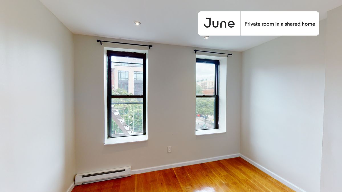 PLEASE NOTE: This is a private room in a shared apartment. You will have your own bedroom and shared common areas (kitchen, bathroom, etc.) with other residents.
Full bedroom in a 3 bedroom / 1 bathroom apartment!
Check out 3D tour now: https://jnhm.es/86e
This Full room in Upper West Side is available on a 12 month lease or a flexible short term (31 to 364 days) lease. You pick your custom start and end date. Monthly rent rate is determined by furnishing preference, move-in date and move-out date. Speak to a June representative for recommendations on the best stay duration for the lowest rate, and learn more about this home on the June website: https://jnhm.es/6bG
Amenities of this home: Dishwasher, Furnished Common Areas, Wi-Fi - Paid separately (High-Speed), Guarantors Allowed, Laundry in home (free), Wall-Mounted TV, Hardwood Flooring, Microwave, Oven, Refrigerator, also, this unit is conveniently located, several local parks, restaurants and bars are just minutes away.
About June Homes: Welcome to the easiest rental experience of your life. Rent furnished or unfurnished apartments on a 12 month lease or a flexible short term (31 to 364 days). As a resident, you’ll have access to 24/7 support and monthly cleanings of the home’s shared spaces. Sign up now to apply online for your next home with June: https://jnhm.es/sign-roomi
Brokers welcome! Contact us for more details.
Interested? Use this listing ID when speaking to June team: #1306 C