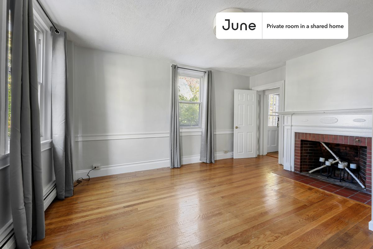 

PLEASE NOTE: This is a private room in a shared apartment. You will have your own bedroom and shared common areas (kitchen, bathroom, etc.) with other residents.

Queen bedroom in a 2 bedroom / 1 bathroom apartment!

Check out 3D tour now:  https://jnhm.es/X4

This  Queen room in Newton Corner  is available on a 12 month lease or a flexible short term (31 to 364 days) lease. You pick your custom start and end date. Monthly rent rate is determined by furnishing preference, move-in date and move-out date. Speak to a June representative for recommendations on the best stay duration for the lowest rate, and learn more about this home on the June website:  https://jnhm.es/5Le

Amenities of this home:   Dishwasher,    Furnished Common Areas,    Wi-Fi - Paid separately (High-Speed),    Guarantors Allowed,       32-inch Flat-Screen TV,       Paid parking,    Laundry in building (free),    Hardwood Flooring,    Microwave,    Oven,    Refrigerator,   also, this unit is conveniently located, several local parks, restaurants and bars are just minutes away.

About June Homes: Welcome to the easiest rental experience of your life. Rent furnished or unfurnished apartments on a 12 month lease or a flexible short term (31 to 364 days). As a resident, you’ll have access to 24/7 support and monthly cleanings of the home’s shared spaces. Sign up now to apply online for your next home with June: https://jnhm.es/sign-roomi

Brokers welcome! Contact us for more details.

Interested? Kindly note that the minimum stay duration would be 31 days. 

Use this listing ID when speaking to June team:  #775 A