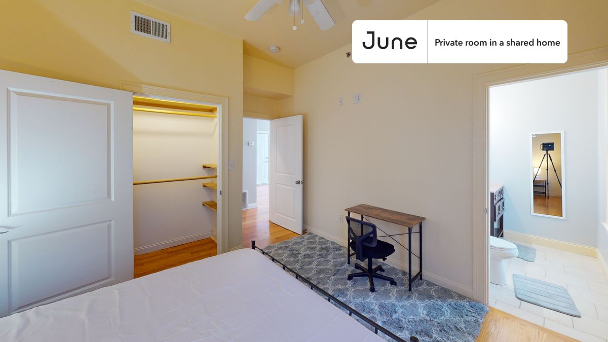 

PLEASE NOTE: This is a private room in a shared apartment. You will have your own bedroom and shared common areas (kitchen, bathroom, etc.) with other residents.

Queen bedroom in a 3 bedroom / 1.5 bathroom apartment!

Check out 3D tour now:  https://jnhm.es/8eR

This  Queen room in Roxbury  is available on a 12 month lease or a flexible short term (31 to 364 days) lease. You pick your custom start and end date. Monthly rent rate is determined by furnishing preference, move-in date and move-out date. Speak to a June representative for recommendations on the best stay duration for the lowest rate, and learn more about this home on the June website:  https://jnhm.es/6xm

Amenities of this home:   Wi-Fi - Paid separately (High-Speed),    Guarantors Allowed,       32-inch Flat-Screen TV,       Street parking (Paid separately),    Hardwood Flooring,    Microwave,    Oven,    Air Conditioning | HVAC,   also, this unit is conveniently located, several local parks, restaurants and bars are just minutes away.

About June Homes: Welcome to the easiest rental experience of your life. Rent furnished or unfurnished apartments on a 12 month lease or a flexible short term (31 to 364 days). As a resident, you’ll have access to 24/7 support and monthly cleanings of the home’s shared spaces. Sign up now to apply online for your next home with June: https://jnhm.es/sign-roomi

Brokers welcome! Contact us for more details.

Interested? Kindly note that the minimum stay duration would be 31 days. 

Use this listing ID when speaking to June team:  #1762 A