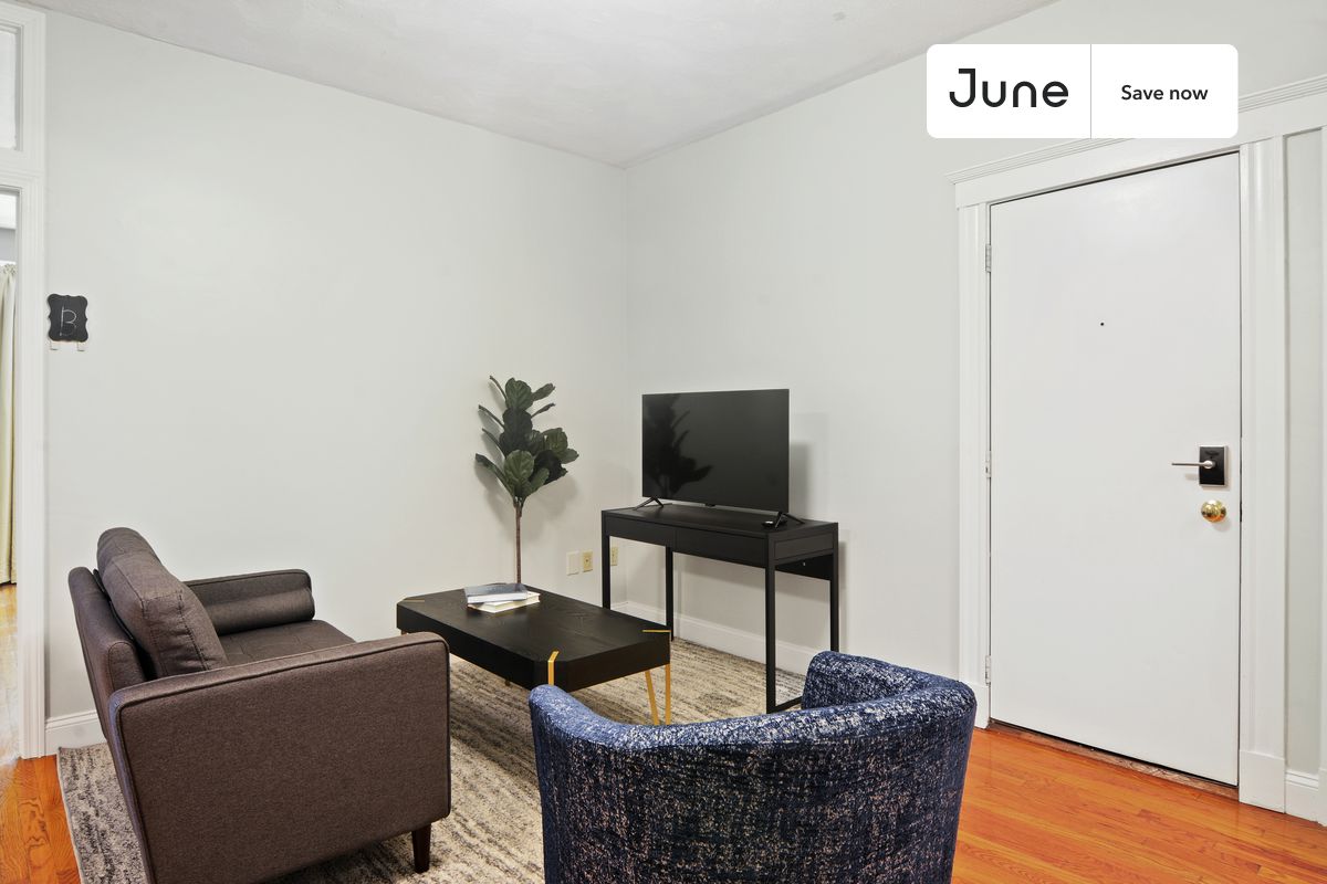 4 bedroom in Brighton on flexible lease terms.
Check out 3D tour now: https://jnhm.es/UX
This 4 bedrooms, 1 bath apartment on the Brighton is available on a 12 month lease or a flexible short term (31 to 364 days) lease. You pick your custom start and end date. Monthly rent rate is determined by furnishing preference, move-in date and move-out date. Speak to a June representative for recommendations on the best stay duration for the lowest rate, and learn more about this home on the June website:
Amenities of this home: Dishwasher, Furnished Common Areas, Wi-Fi - Paid separately (High-Speed), Guarantors Allowed, 32-inch Flat-Screen TV, Street parking - City permit required, Laundry - Paid separately (in building), Hardwood Flooring, Microwave, Oven, Refrigerator, also, this unit is conveniently located, several local parks, restaurants and bars are just minutes away.
About June Homes: Welcome to the easiest rental experience of your life. Rent furnished or unfurnished apartments on a 12 month lease or a flexible short term (31 to 364 days). As a resident, you’ll have access to 24/7 support and monthly cleanings of the home’s shared spaces. Sign up now to apply online for your next home with June: https://jnhm.es/sign-roomi
Brokers welcome! Contact us for more details.
Use this listing ID when speaking to June team: #605