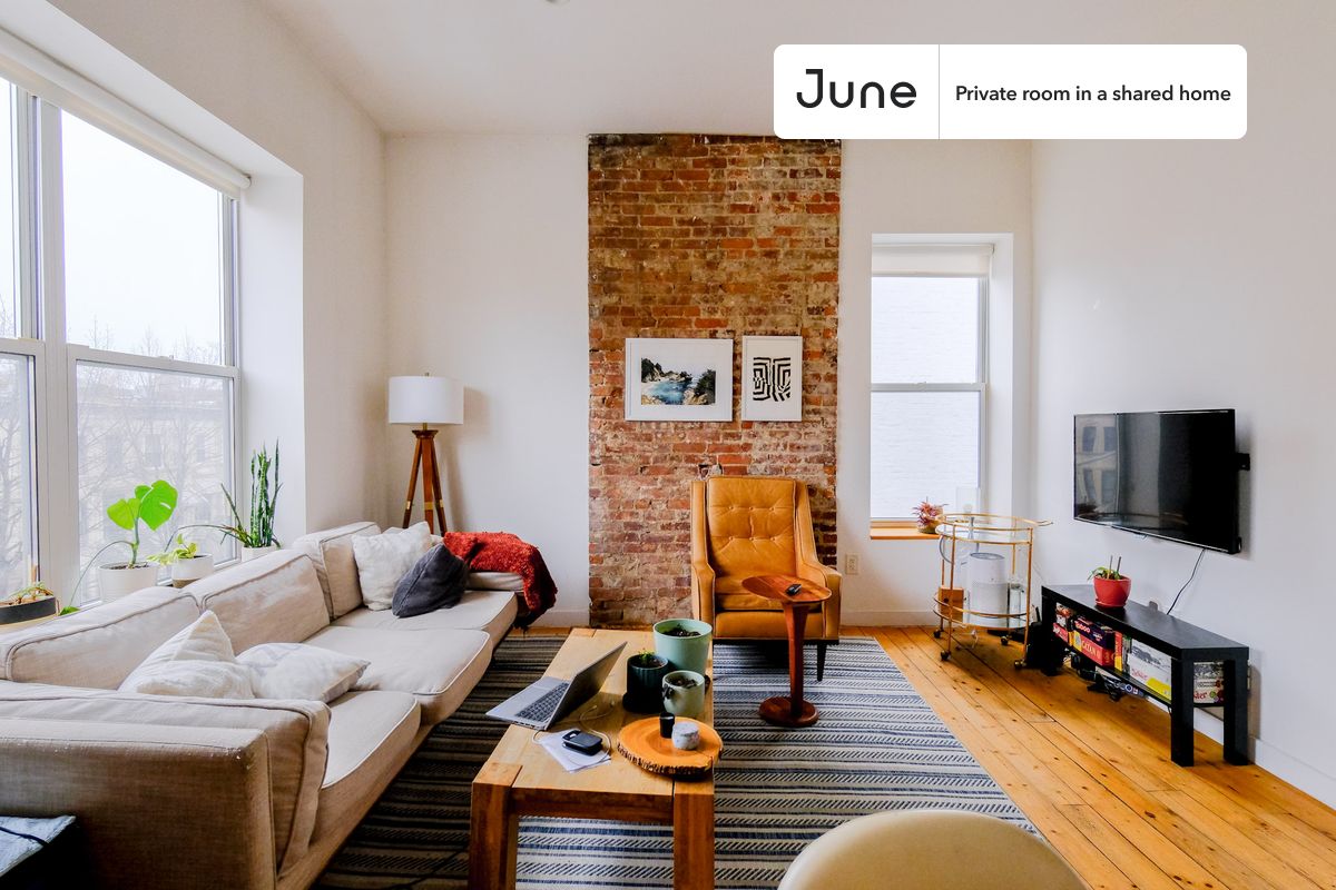 

PLEASE NOTE: This is a private room in a shared apartment. You will have your own bedroom and shared common areas (kitchen, bathroom, etc.) with other residents.

Queen bedroom in a 5 bedroom / 2 bathroom apartment!

Check out 3D tour now:  https://jnhm.es/8gf

This  Queen room in Prospect Lefferts Gardens  is available on a 12 month lease or a flexible short term (31 to 364 days) lease. You pick your custom start and end date. Monthly rent rate is determined by furnishing preference, move-in date and move-out date. Speak to a June representative for recommendations on the best stay duration for the lowest rate, and learn more about this home on the June website:  https://jnhm.es/6C8

Amenities of this home:   Dining area,       Guarantors Allowed,    Wi-Fi - Paid separately (High-Speed),    Furnished Common Areas,    Dishwasher,    Laundry in building (free),    Wall-Mounted TV,    Mini Split,       Hardwood Flooring,    Microwave,    Oven,    Refrigerator,   also, this unit is conveniently located, several local parks, restaurants and bars are just minutes away.

About June Homes: Welcome to the easiest rental experience of your life. Rent furnished or unfurnished apartments on a 12 month lease or a flexible short term (31 to 364 days). As a resident, you’ll have access to 24/7 support and monthly cleanings of the home’s shared spaces. Sign up now to apply online for your next home with June: https://jnhm.es/sign-roomi

Brokers welcome! Contact us for more details.

Interested? Use this listing ID when speaking to June team:  #1842 C