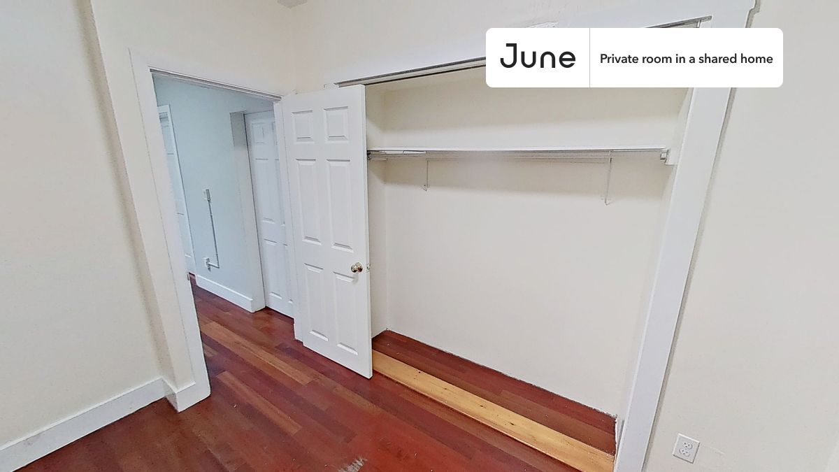 

PLEASE NOTE: This is a private room in a shared apartment. You will have your own bedroom and shared common areas (kitchen, bathroom, etc.) with other residents.

Full bedroom in a 5 bedroom / 2 bathroom apartment!

Check out 3D tour now:  https://jnhm.es/8eo

This  Full room in South Boston  is available on a 12 month lease or a flexible short term (31 to 364 days) lease. You pick your custom start and end date. Monthly rent rate is determined by furnishing preference, move-in date and move-out date. Speak to a June representative for recommendations on the best stay duration for the lowest rate, and learn more about this home on the June website:  https://jnhm.es/6Fu

Amenities of this home:   Dishwasher,    Furnished Common Areas,    Wi-Fi - Paid separately (High-Speed),    Guarantors Allowed,       32-inch Flat-Screen TV,    Dine in kitchen,       Laundry in home (free),    Living area,    Hardwood Flooring,    Microwave,    Oven,    Refrigerator,    Patio (shared),   also, this unit is conveniently located, several local parks, restaurants and bars are just minutes away.

About June Homes: Welcome to the easiest rental experience of your life. Rent furnished or unfurnished apartments on a 12 month lease or a flexible short term (31 to 364 days). As a resident, you’ll have access to 24/7 support and monthly cleanings of the home’s shared spaces. Sign up now to apply online for your next home with June: https://jnhm.es/sign-roomi

Brokers welcome! Contact us for more details.

Interested? Kindly note that the minimum stay duration would be 31 days. 

Use this listing ID when speaking to June team:  #1732 E