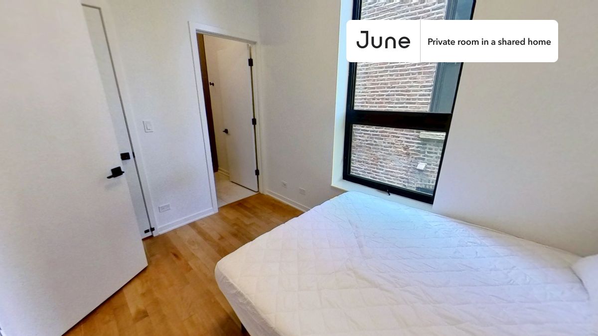 

PLEASE NOTE: This is a private room in a shared apartment. You will have your own bedroom and shared common areas (kitchen, bathroom, etc.) with other residents.

Queen bedroom in a 4 bedroom / 3 bathroom apartment!

Check out 3D tour now:  https://jnhm.es/8gI

This  Queen room in Pilsen  is available on a 12 month lease or a flexible short term (31 to 364 days) lease. You pick your custom start and end date. Monthly rent rate is determined by furnishing preference, move-in date and move-out date. Speak to a June representative for recommendations on the best stay duration for the lowest rate, and learn more about this home on the June website:  https://jnhm.es/6Dp

Amenities of this home:   Dishwasher,    Furnished Common Areas,    Wi-Fi - Paid separately (High-Speed),    Guarantors Allowed,       Roof deck,    Dining area,    Laundry in home (free),       Wall-Mounted TV,    Hardwood Flooring,    Microwave,    Oven,    Refrigerator,    Air Conditioning | HVAC,   also, this unit is conveniently located, several local parks, restaurants and bars are just minutes away.

About June Homes: Welcome to the easiest rental experience of your life. Rent furnished or unfurnished apartments on a 12 month lease or a flexible short term (31 to 364 days). As a resident, you’ll have access to 24/7 support and monthly cleanings of the home’s shared spaces. Sign up now to apply online for your next home with June: https://jnhm.es/sign-roomi

Brokers welcome! Contact us for more details.

Interested? Kindly note that the minimum stay duration would be 32 days. 

Use this listing ID when speaking to June team:  #1862 B