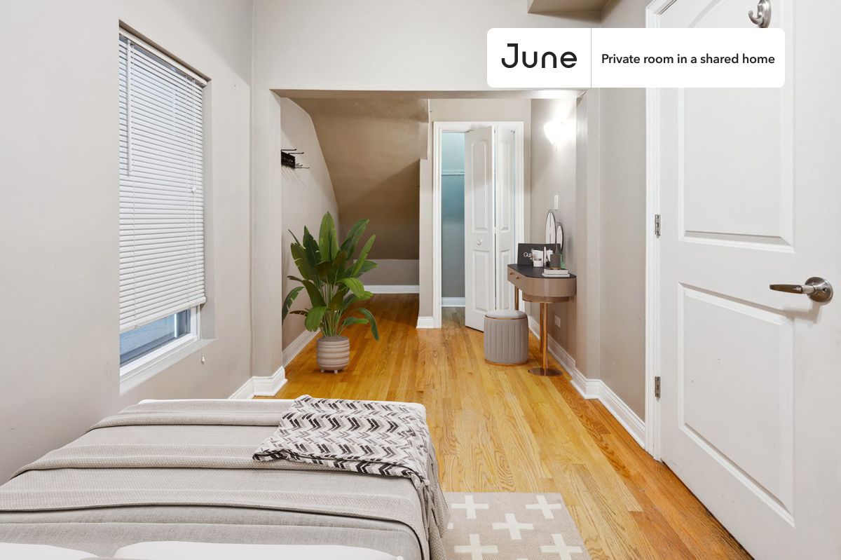 PLEASE NOTE: This is a private room in a shared apartment. You will have your own bedroom and shared common areas (kitchen, bathroom, etc.) with other residents.
Full bedroom in a 3 bedroom / 1 bathroom apartment!
Check out 3D tour now: https://jnhm.es/8gG
This Full room in Logan Square is available on a 12 month lease or a flexible short term (31 to 364 days) lease. You pick your custom start and end date. Monthly rent rate is determined by furnishing preference, move-in date and move-out date. Speak to a June representative for recommendations on the best stay duration for the lowest rate, and learn more about this home on the June website: https://jnhm.es/6Cw
Amenities of this home: Furnished Common Areas, Wi-Fi - Paid separately (High-Speed), Guarantors Allowed, 32-inch Flat-Screen TV, Dining area, Paid parking, Laundry - Paid separately (in building), Hardwood Flooring, Microwave, Oven, Refrigerator, Air Conditioning | HVAC, also, this unit is conveniently located, several local parks, restaurants and bars are just minutes away.
About June Homes: Welcome to the easiest rental experience of your life. Rent furnished or unfurnished apartments on a 12 month lease or a flexible short term (31 to 364 days). As a resident, you’ll have access to 24/7 support and monthly cleanings of the home’s shared spaces. Sign up now to apply online for your next home with June: https://jnhm.es/sign-roomi
Brokers welcome! Contact us for more details.
Interested? Kindly note that the minimum stay duration would be 32 days.
Use this listing ID when speaking to June team: #1847 A