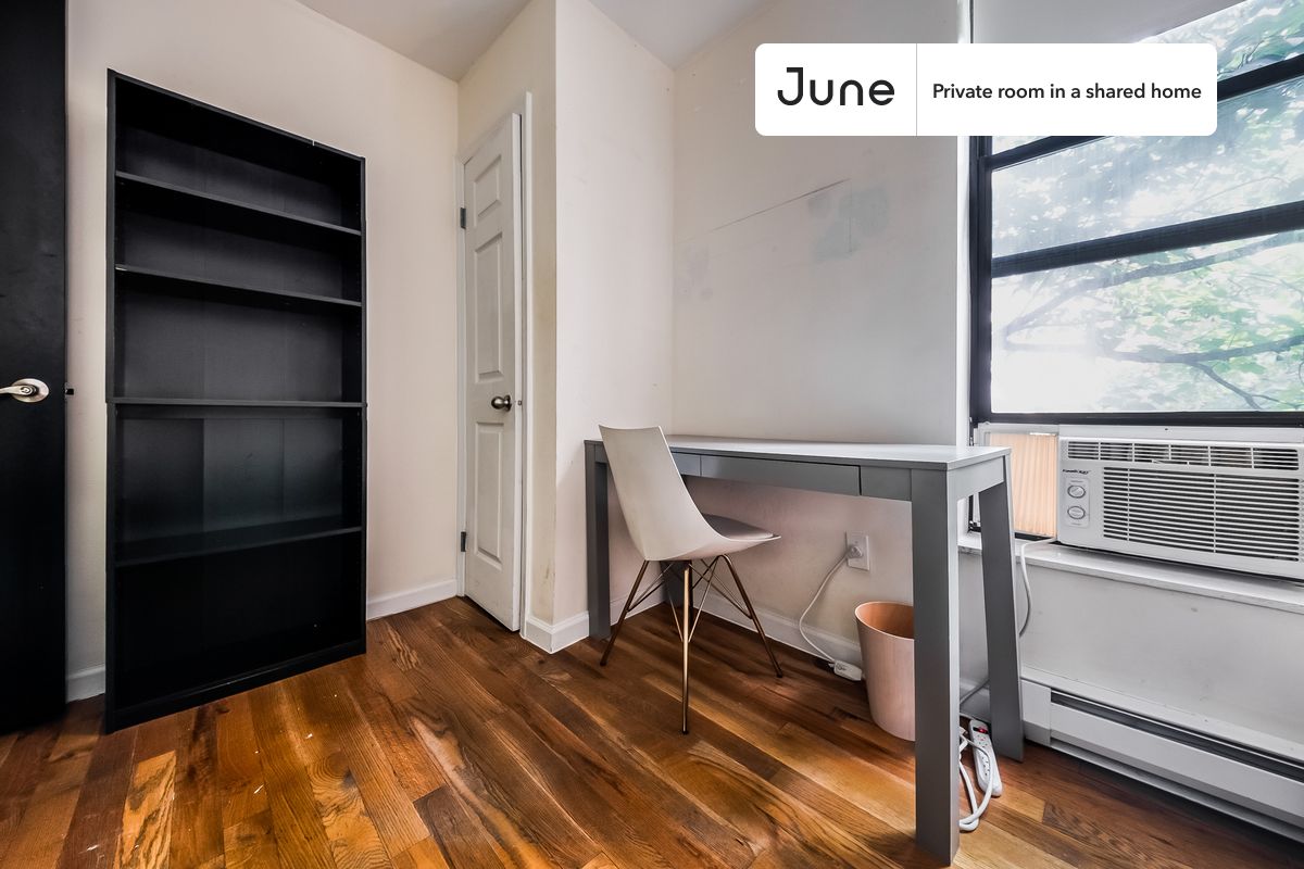 

PLEASE NOTE: This is a private room in a shared apartment. You will have your own bedroom and shared common areas (kitchen, bathroom, etc.) with other residents.

Full bedroom in a 5 bedroom / 2 bathroom apartment!

Check out 3D tour now:

This  Full room in Central Harlem  is available on a 12 month lease or a flexible short term (31 to 364 days) lease. You pick your custom start and end date. Monthly rent rate is determined by furnishing preference, move-in date and move-out date. Speak to a June representative for recommendations on the best stay duration for the lowest rate, and learn more about this home on the June website:  https://jnhm.es/6DB

Amenities of this home:   Dishwasher,    Furnished Common Areas,    Wi-Fi - Paid separately (High-Speed),    Guarantors Allowed,       Dining area,       Laundry in home (free),    Wall-Mounted TV,    Hardwood Flooring,    Oven,    Refrigerator,    Air conditioning | Central AC,   also, this unit is conveniently located, several local parks, restaurants and bars are just minutes away.

About June Homes: Welcome to the easiest rental experience of your life. Rent furnished or unfurnished apartments on a 12 month lease or a flexible short term (31 to 364 days). As a resident, you’ll have access to 24/7 support and monthly cleanings of the home’s shared spaces. Sign up now to apply online for your next home with June: https://jnhm.es/sign-roomi

Brokers welcome! Contact us for more details.

Interested? Use this listing ID when speaking to June team:  #1864 D