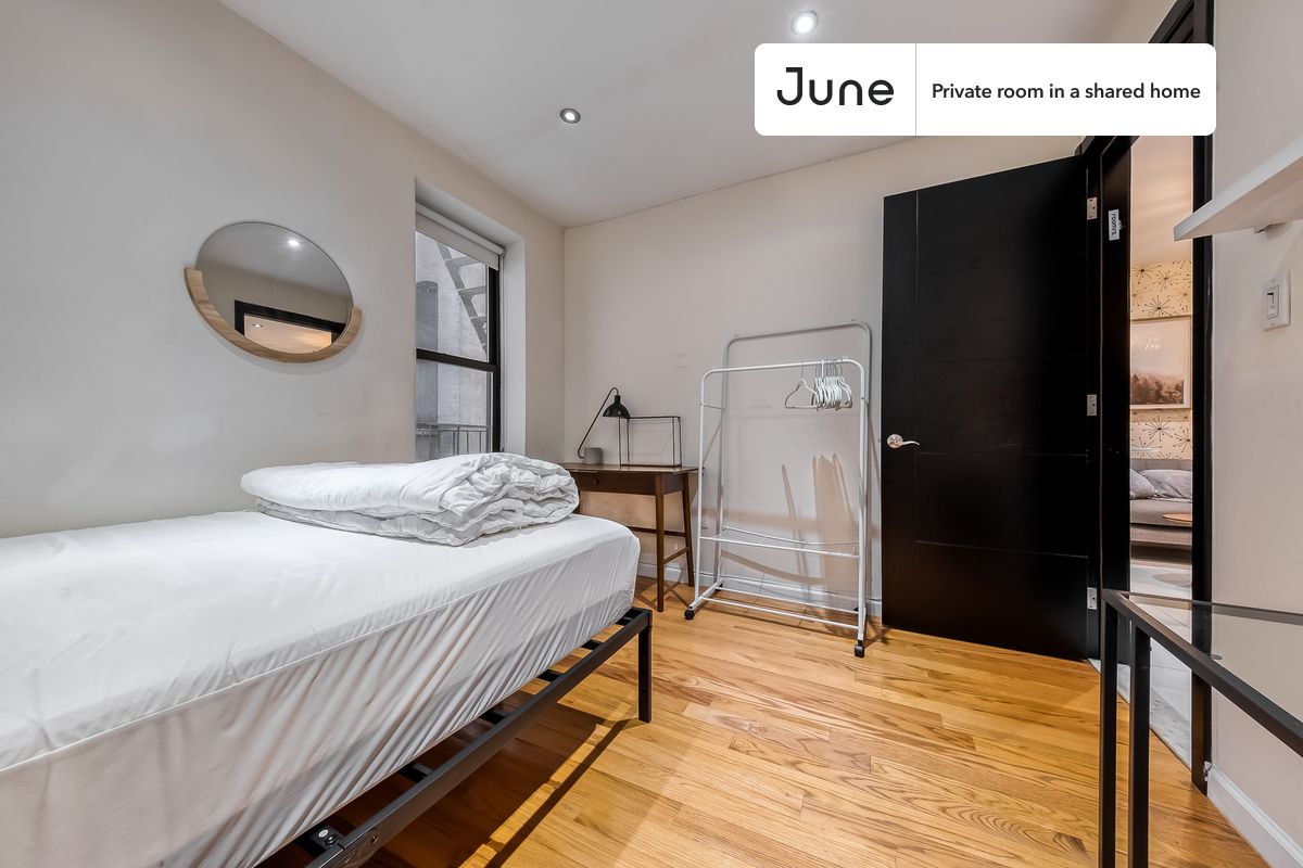 

PLEASE NOTE: This is a private room in a shared apartment. You will have your own bedroom and shared common areas (kitchen, bathroom, etc.) with other residents.

Full bedroom in a 4 bedroom / 2 bathroom apartment!

Check out 3D tour now:

This  Full room in Central Harlem  is available on a 12 month lease or a flexible short term (31 to 364 days) lease. You pick your custom start and end date. Monthly rent rate is determined by furnishing preference, move-in date and move-out date. Speak to a June representative for recommendations on the best stay duration for the lowest rate, and learn more about this home on the June website:  https://jnhm.es/6DF

Amenities of this home:   Dishwasher,    Furnished Common Areas,    Wi-Fi - Paid separately (High-Speed),    Guarantors Allowed,       Dining area,       Laundry in home (free),    Wall-Mounted TV,    Hardwood Flooring,    Oven,    Refrigerator,   also, this unit is conveniently located, several local parks, restaurants and bars are just minutes away.

About June Homes: Welcome to the easiest rental experience of your life. Rent furnished or unfurnished apartments on a 12 month lease or a flexible short term (31 to 364 days). As a resident, you’ll have access to 24/7 support and monthly cleanings of the home’s shared spaces. Sign up now to apply online for your next home with June: https://jnhm.es/sign-roomi

Brokers welcome! Contact us for more details.

Interested? Use this listing ID when speaking to June team:  #1865 C