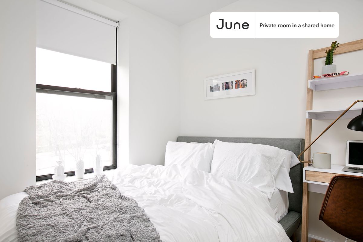 PLEASE NOTE: This is a private room in a shared apartment. You will have your own bedroom and shared common areas (kitchen, bathroom, etc.) with other residents.
Full bedroom in a 3 bedroom / 2 bathroom apartment!
Check out 3D tour now:
This Full room in Central Harlem is available on a 12 month lease or a flexible short term (31 to 364 days) lease. You pick your custom start and end date. Monthly rent rate is determined by furnishing preference, move-in date and move-out date. Speak to a June representative for recommendations on the best stay duration for the lowest rate, and learn more about this home on the June website: https://jnhm.es/6DV
Amenities of this home: Dishwasher, Furnished Common Areas, Wi-Fi - Paid separately (High-Speed), Guarantors Allowed, Dining area, Laundry in home (free), Wall-Mounted TV, Hardwood Flooring, Oven, Refrigerator, Air conditioning | Central AC, also, this unit is conveniently located, several local parks, restaurants and bars are just minutes away.
About June Homes: Welcome to the easiest rental experience of your life. Rent furnished or unfurnished apartments on a 12 month lease or a flexible short term (31 to 364 days). As a resident, you’ll have access to 24/7 support and monthly cleanings of the home’s shared spaces. Sign up now to apply online for your next home with June: https://jnhm.es/sign-roomi
Brokers welcome! Contact us for more details.
Interested? Use this listing ID when speaking to June team: #1870 A
