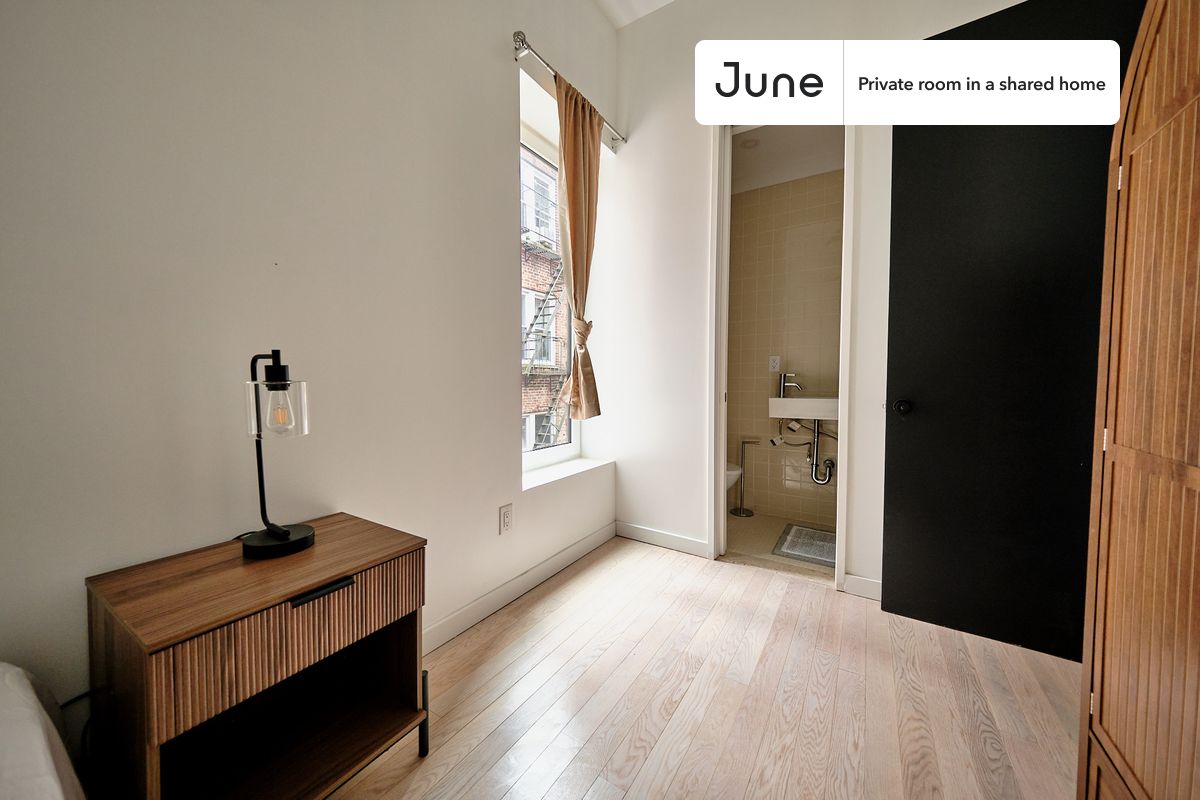 

PLEASE NOTE: This is a private room in a shared apartment. You will have your own bedroom and shared common areas (kitchen, bathroom, etc.) with other residents.

Twin bedroom in a 4 bedroom / 4 bathroom apartment! 

 Be the first to live in this beautiful BRAND NEW APARTMENT featuring a PRIVATE BATH and a BACKYARD.

Check out 3D tour now:  https://jnhm.es/8gT

This  Twin room in Ditmas Park  is available on a 12 month lease or a flexible short term (31 to 364 days) lease. You pick your custom start and end date. Monthly rent rate is determined by furnishing preference, move-in date and move-out date. Speak to a June representative for recommendations on the best stay duration for the lowest rate, and learn more about this home on the June website:  https://jnhm.es/6FD

Amenities of this home:   Laundry - Paid separately (in building),    Gym,    Couple-Friendly,       Guarantors Allowed,    Outdoor space,    Wi-Fi - Paid separately (High-Speed),    Furnished Common Areas,    Residents lounge,       Hardwood Flooring,    Microwave,    Oven,    Refrigerator,    Shared Backyard,   also, this unit is conveniently located, several local parks, restaurants and bars are just minutes away.

About June Homes: Welcome to the easiest rental experience of your life. Rent furnished or unfurnished apartments on a 12 month lease or a flexible short term (31 to 364 days). As a resident, you’ll have access to 24/7 support and monthly cleanings of the home’s shared spaces. Sign up now to apply online for your next home with June: https://jnhm.es/sign-roomi

Brokers welcome! Contact us for more details.

Interested? Use this listing ID when speaking to June team:  #1895 B